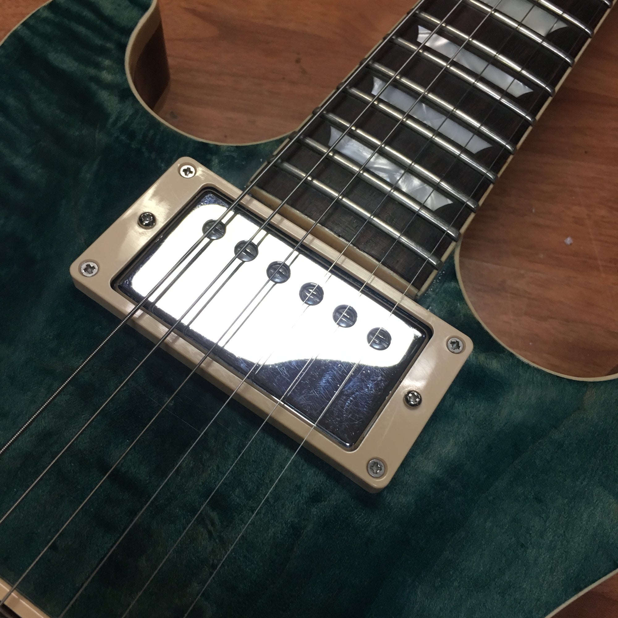 ** Gatto Thinline Semi-Hollow Electric Guitar w/ Case