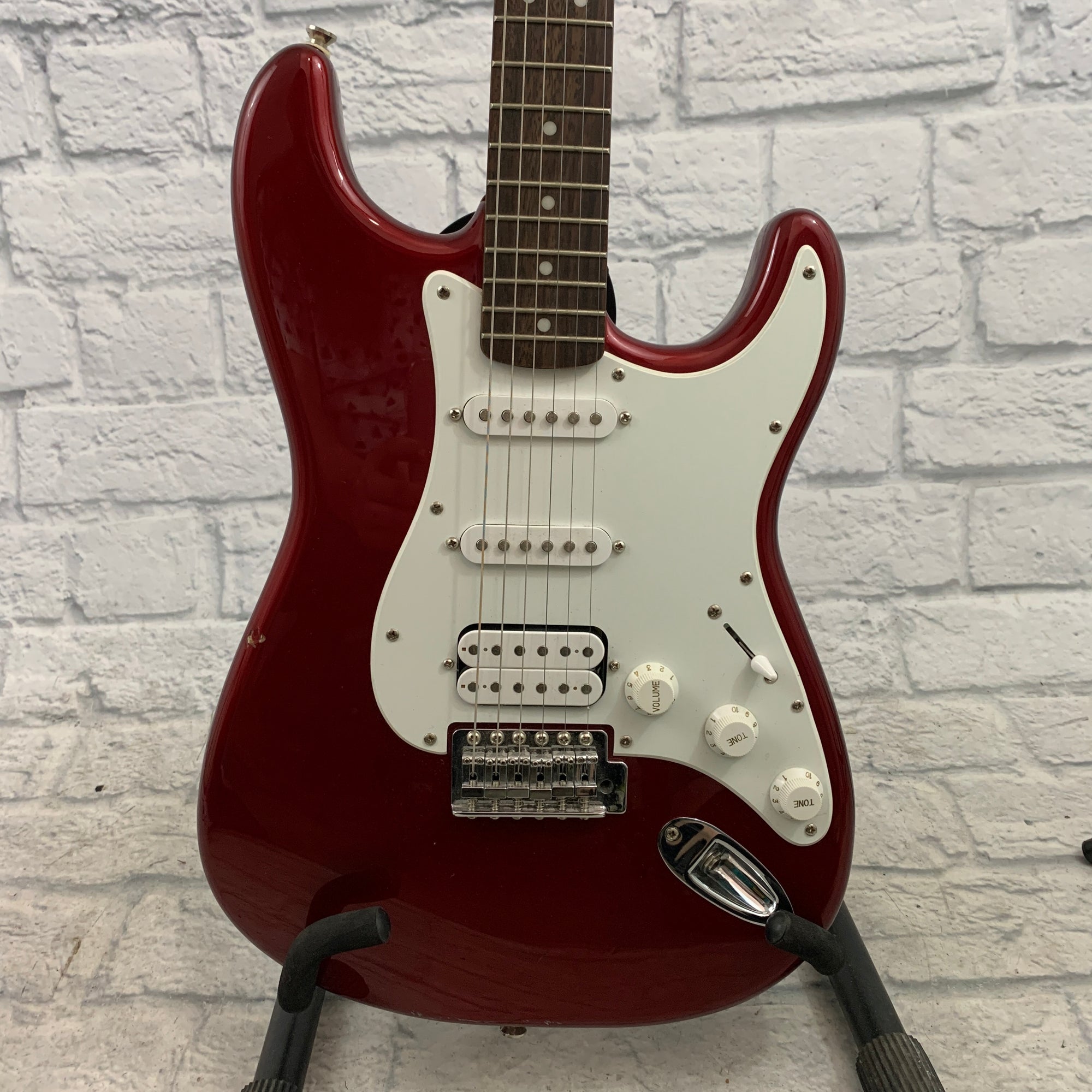 Squier Affinity Fat Strat HSS Electric Guitar Candy Apple Red
