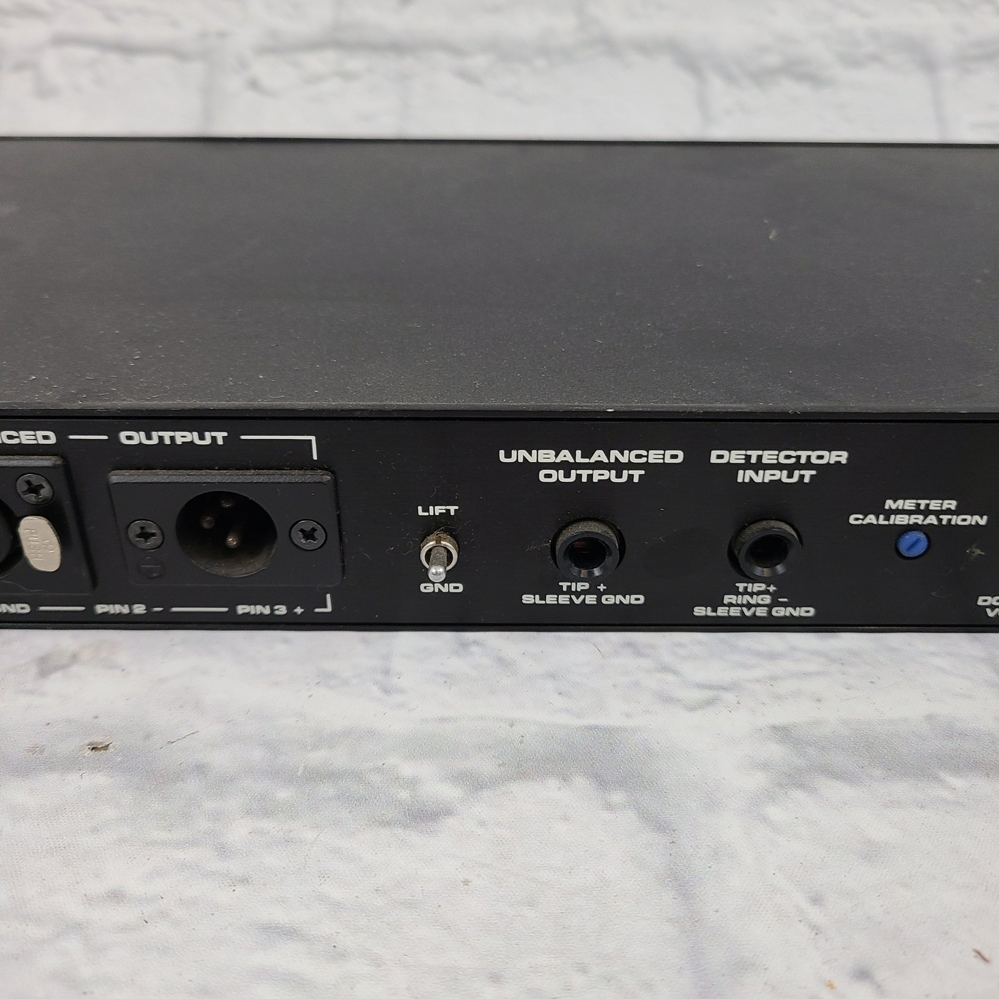 dbx 160XT Compressor / Limiter - Evolution Music