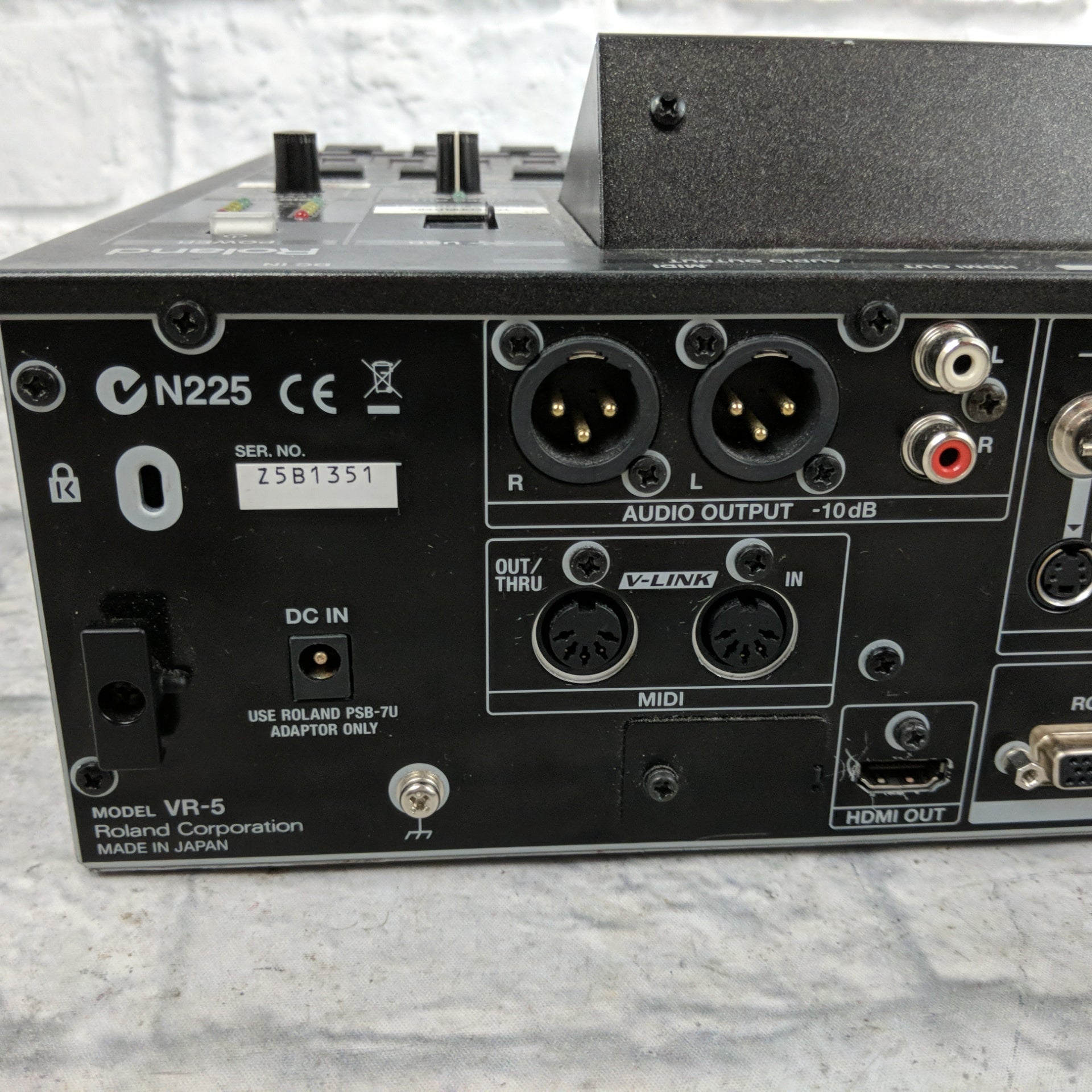 Roland VR-5 AV Mixer and Recorder - Evolution Music