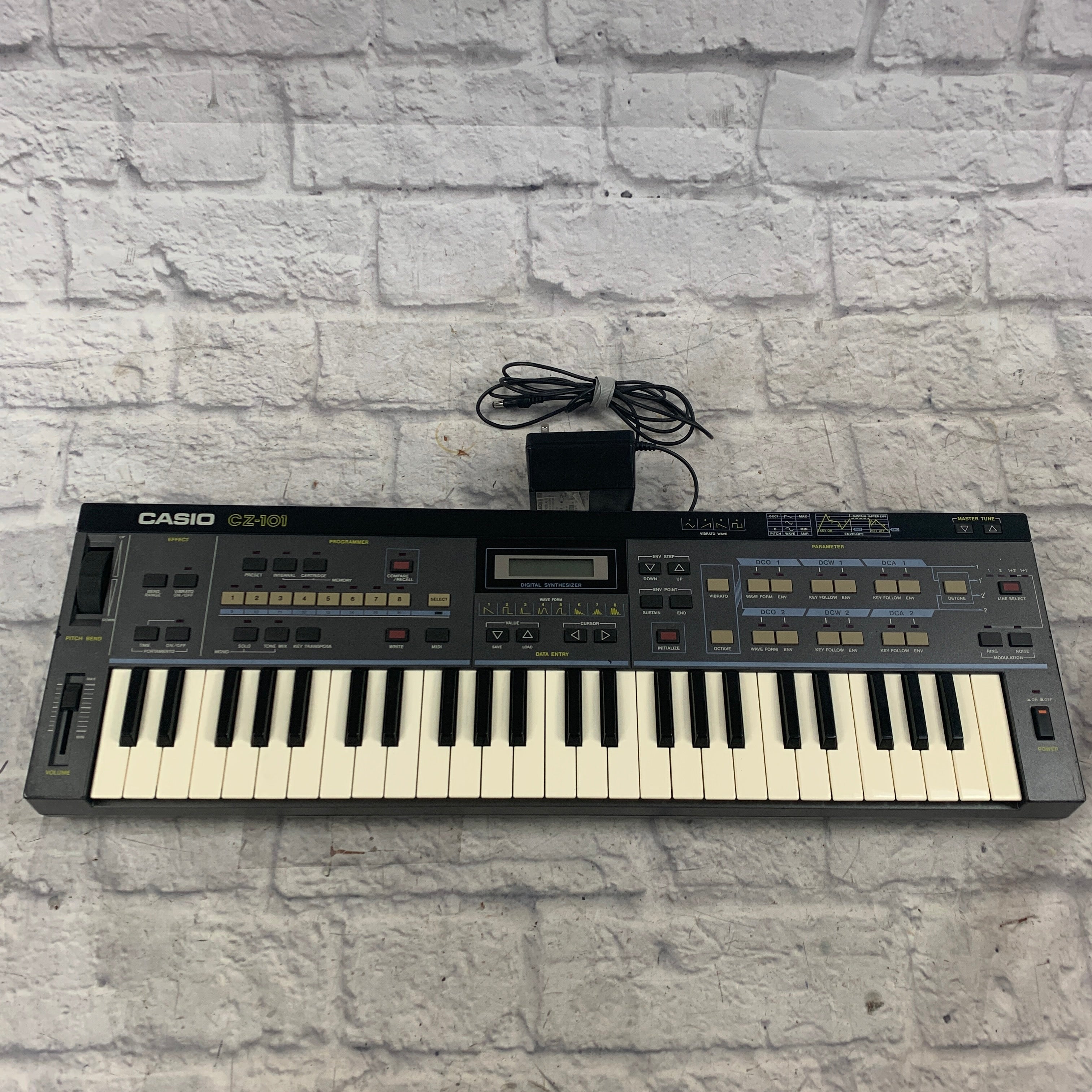 Casio CZ101 Synthesizer Synth - Evolution Music
