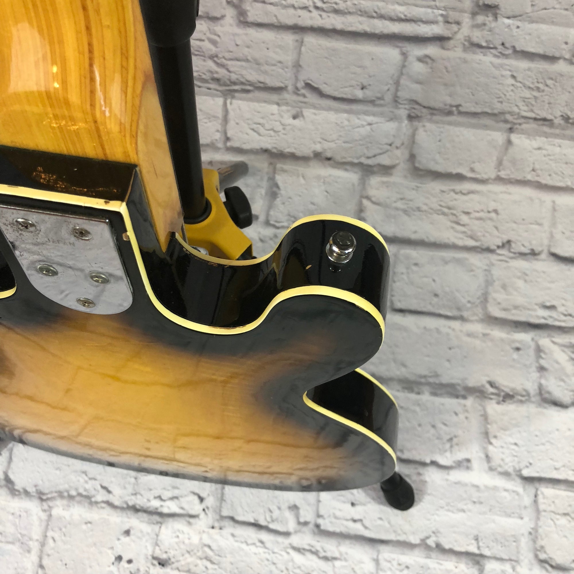 Electra 4 String Semi Hollow Bass