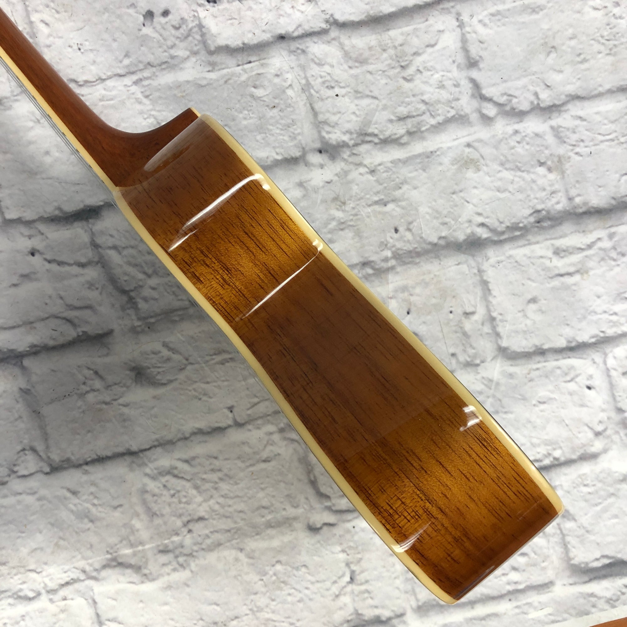 Fender California Coast Montecito Tenor Ukulele