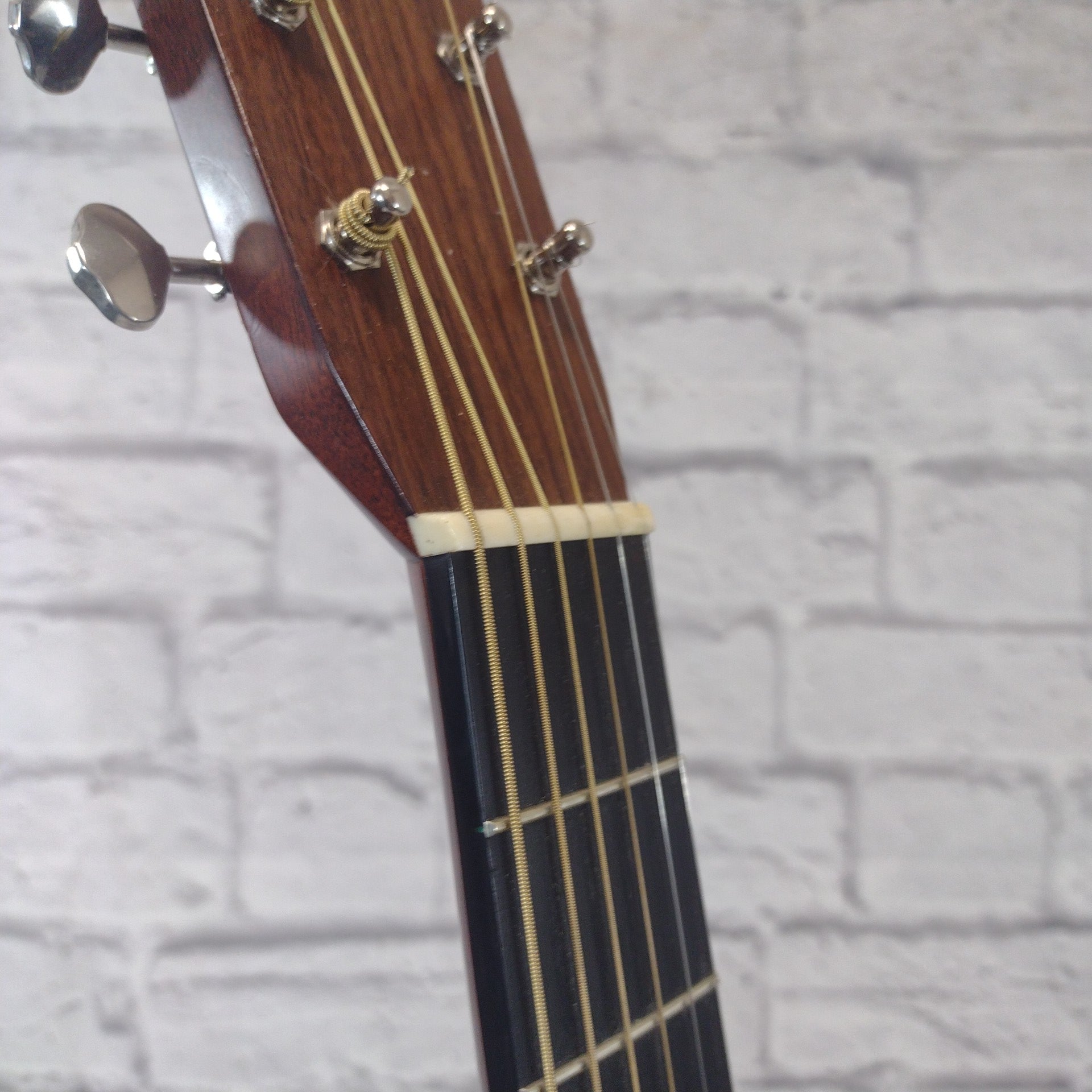 Martin Vintage Series HD28V with Case