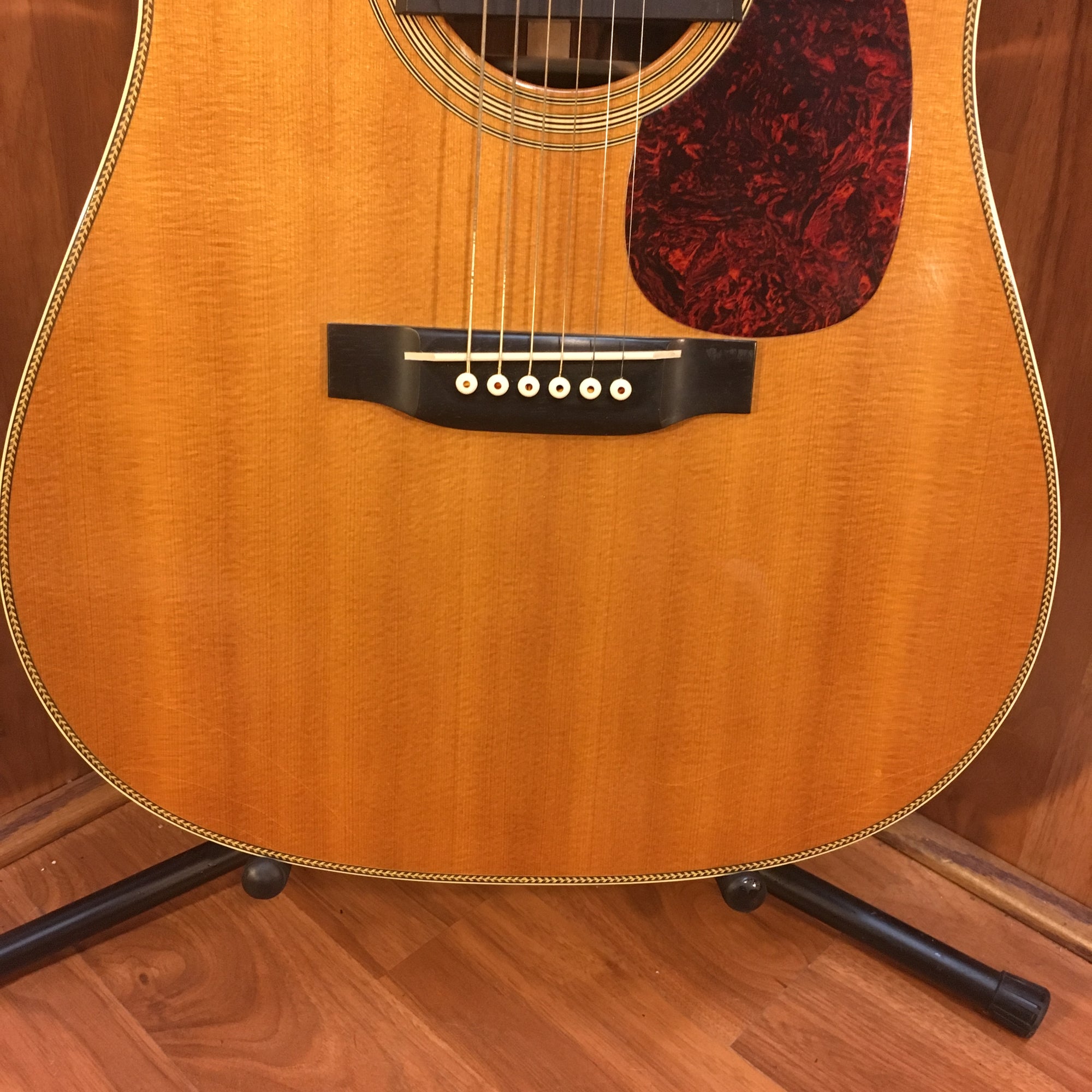 Martin HD28VR Natural Finish Acoustic Guitar w Hard Case