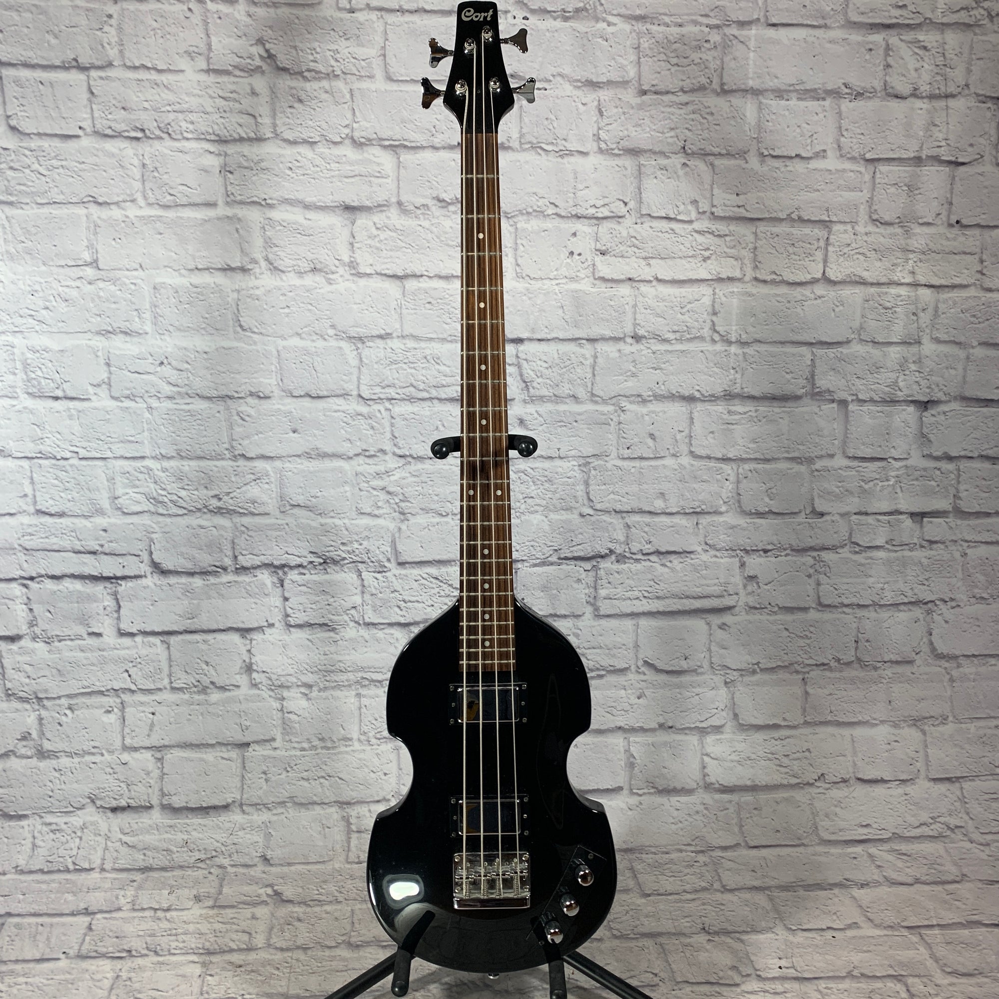 EFVB1 Hofner-Style Electric Bass Guitar