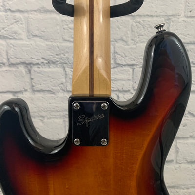 Squier Fretless Jazz Bass 4 String 3-Color Sunburst