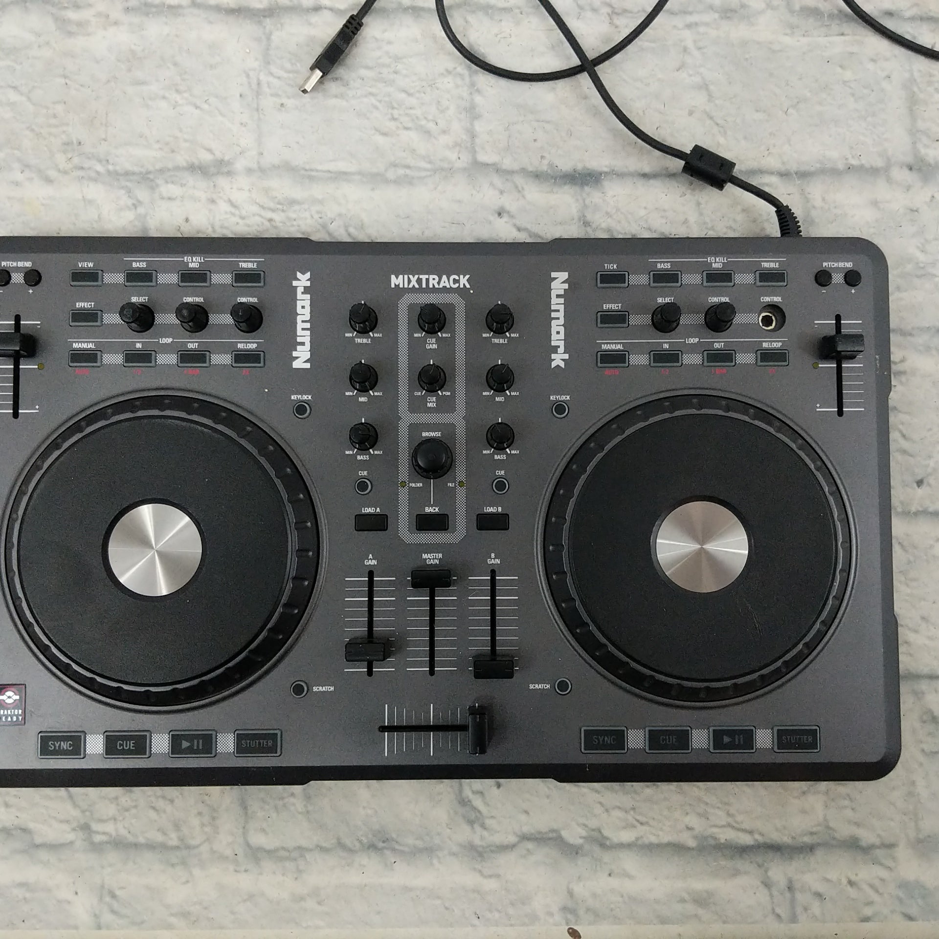 Numark Mixtrack DJ Controller - Evolution Music