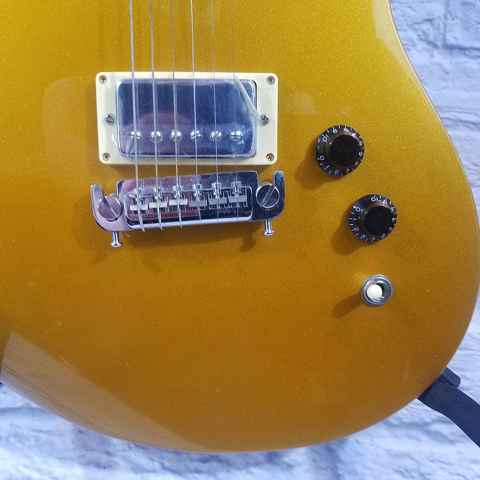 ギター FERNANDES Flying V Gold Fernandes Flying V | eBay