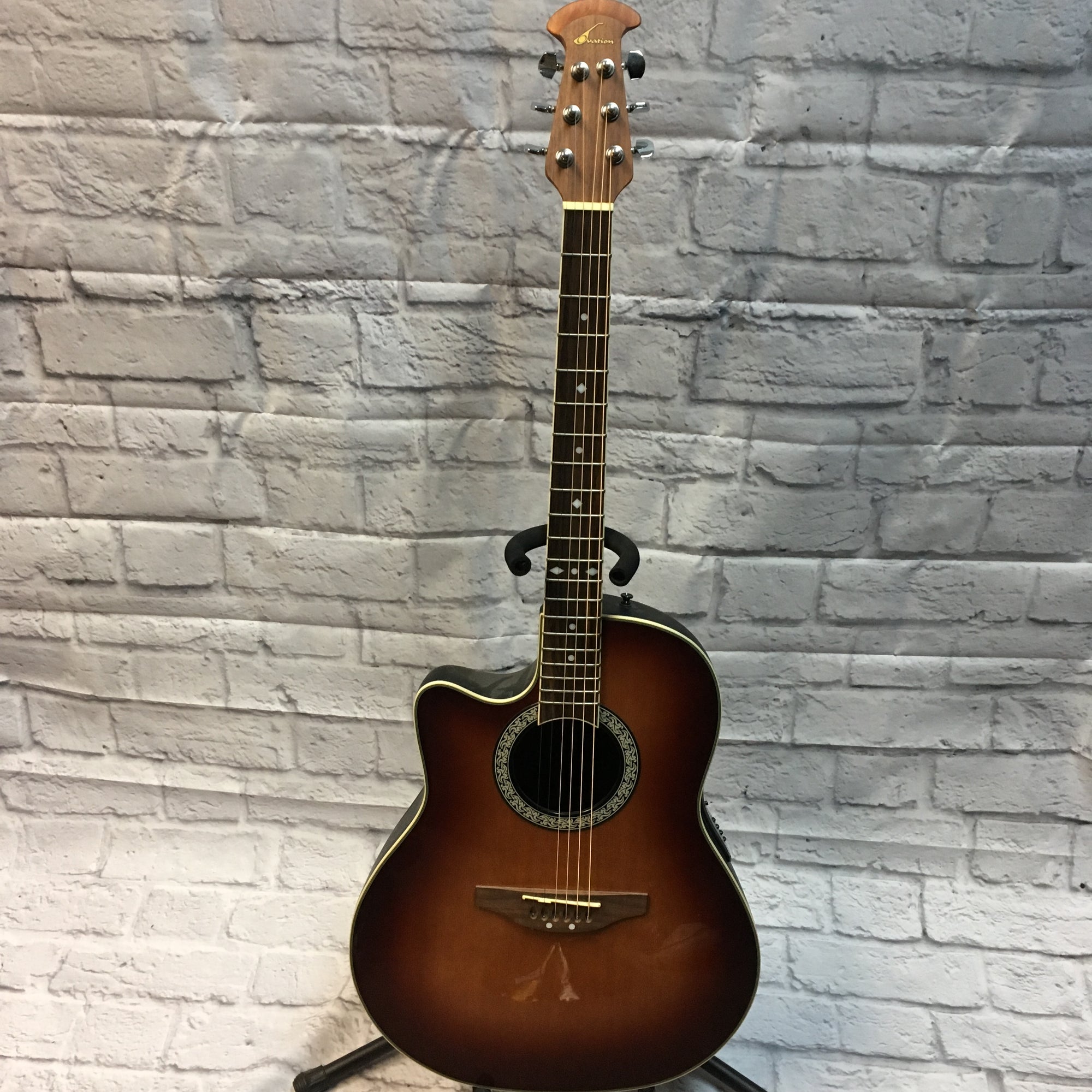 Ovation Celebrity LCC047 Left Handed Acoustic Electric Guitar with