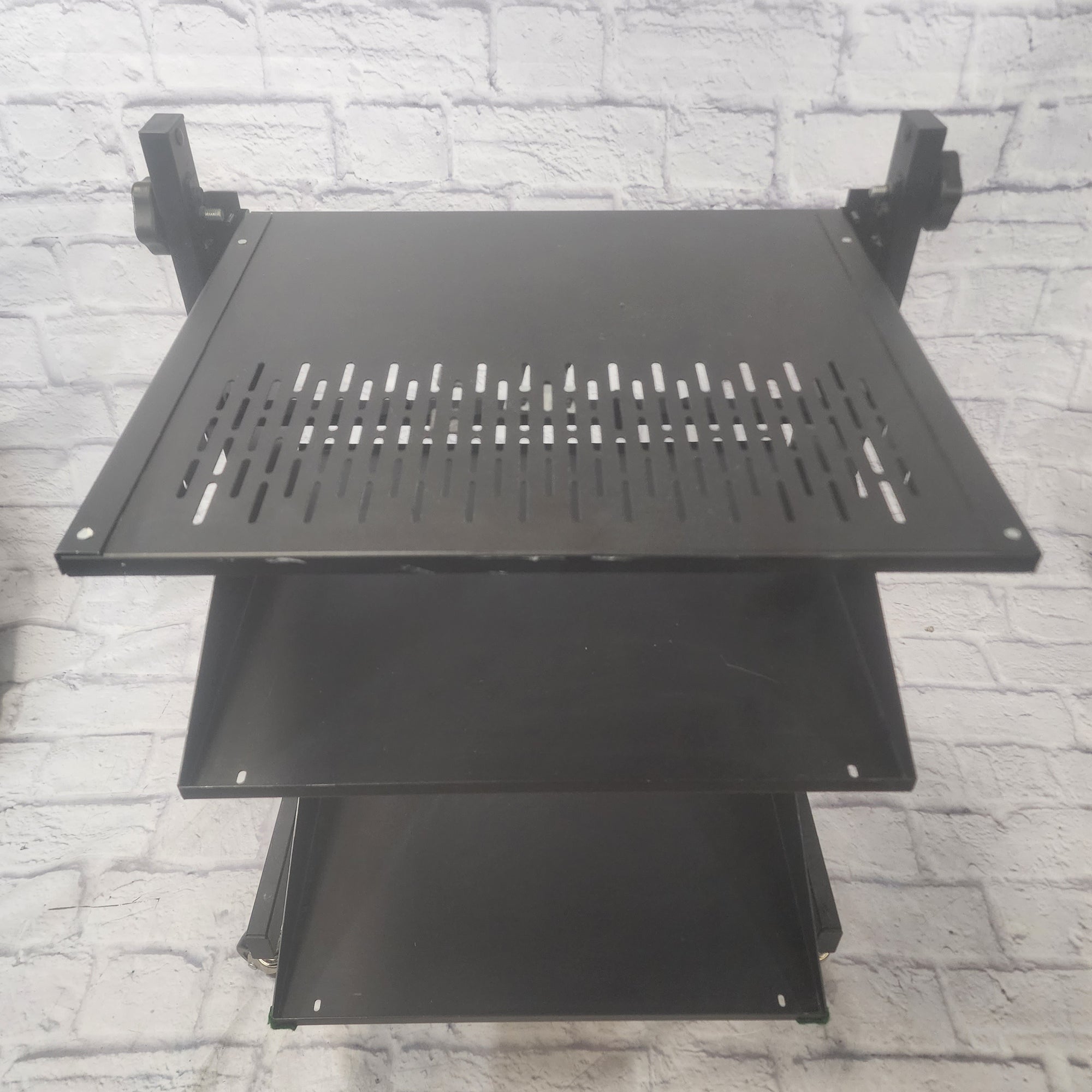 Unknown Rolling 15u Rack Shelf