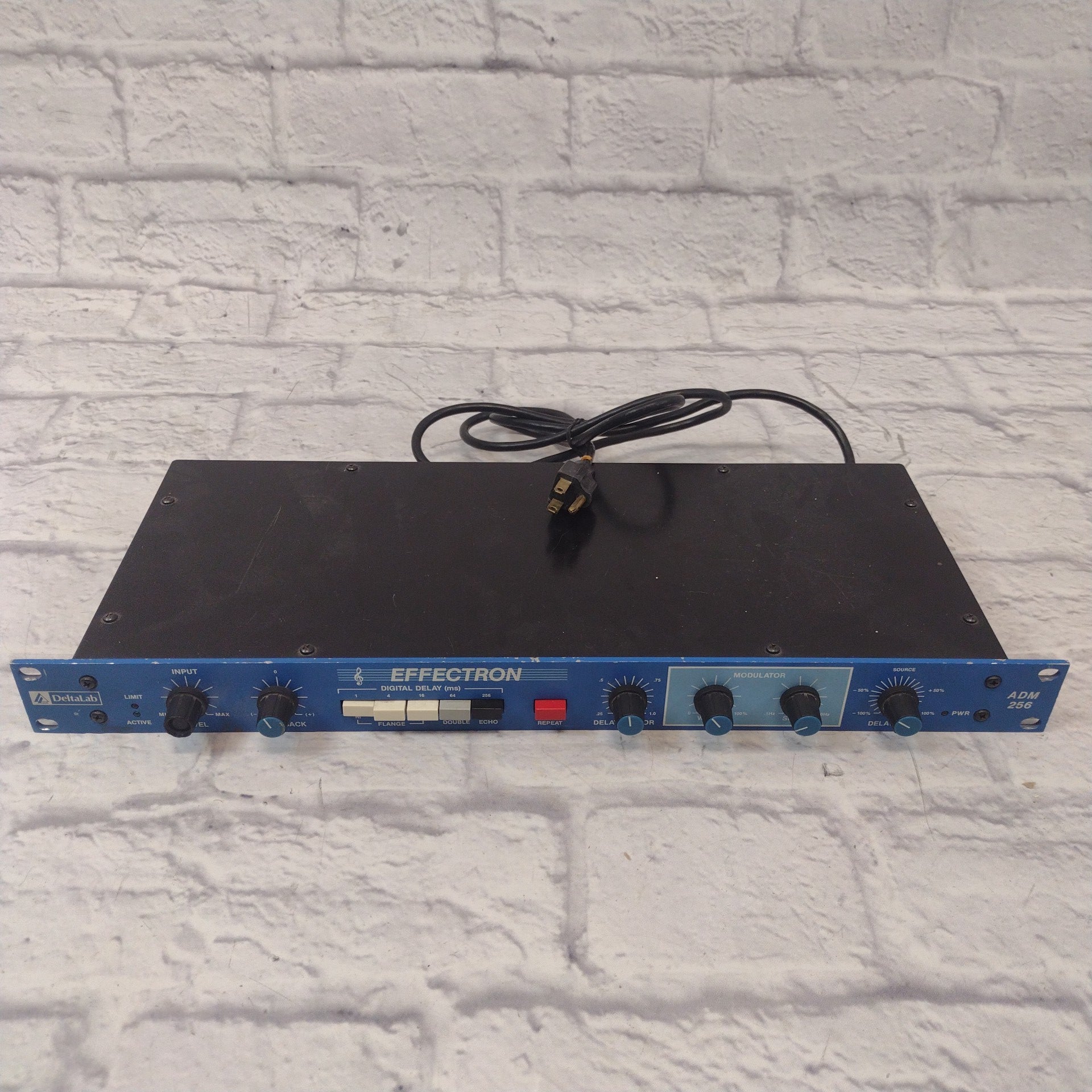 Deltalab ADM256 Effectron Delay Flange Rack Effects Unit