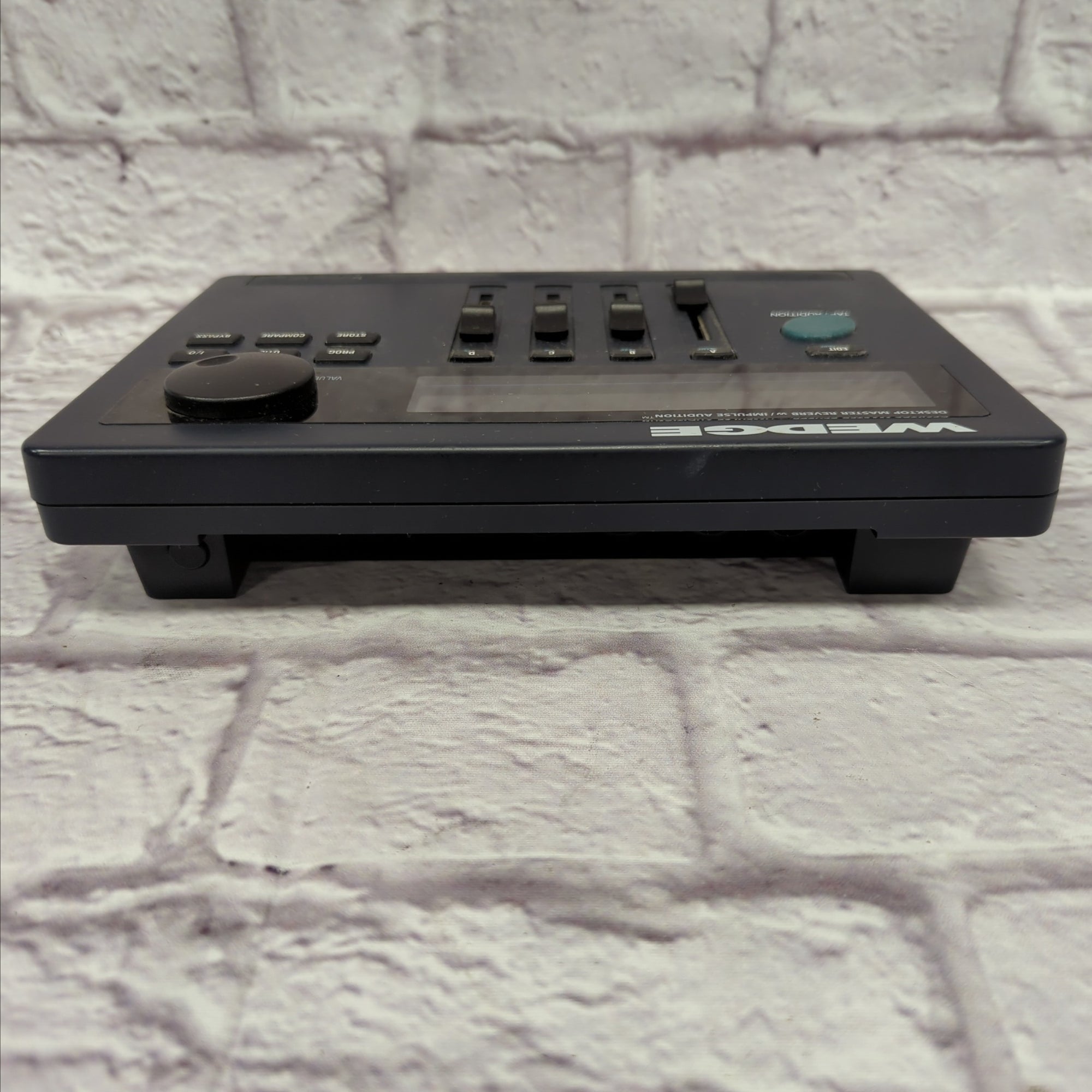 Alesis Wedge Desktop Master Reverb