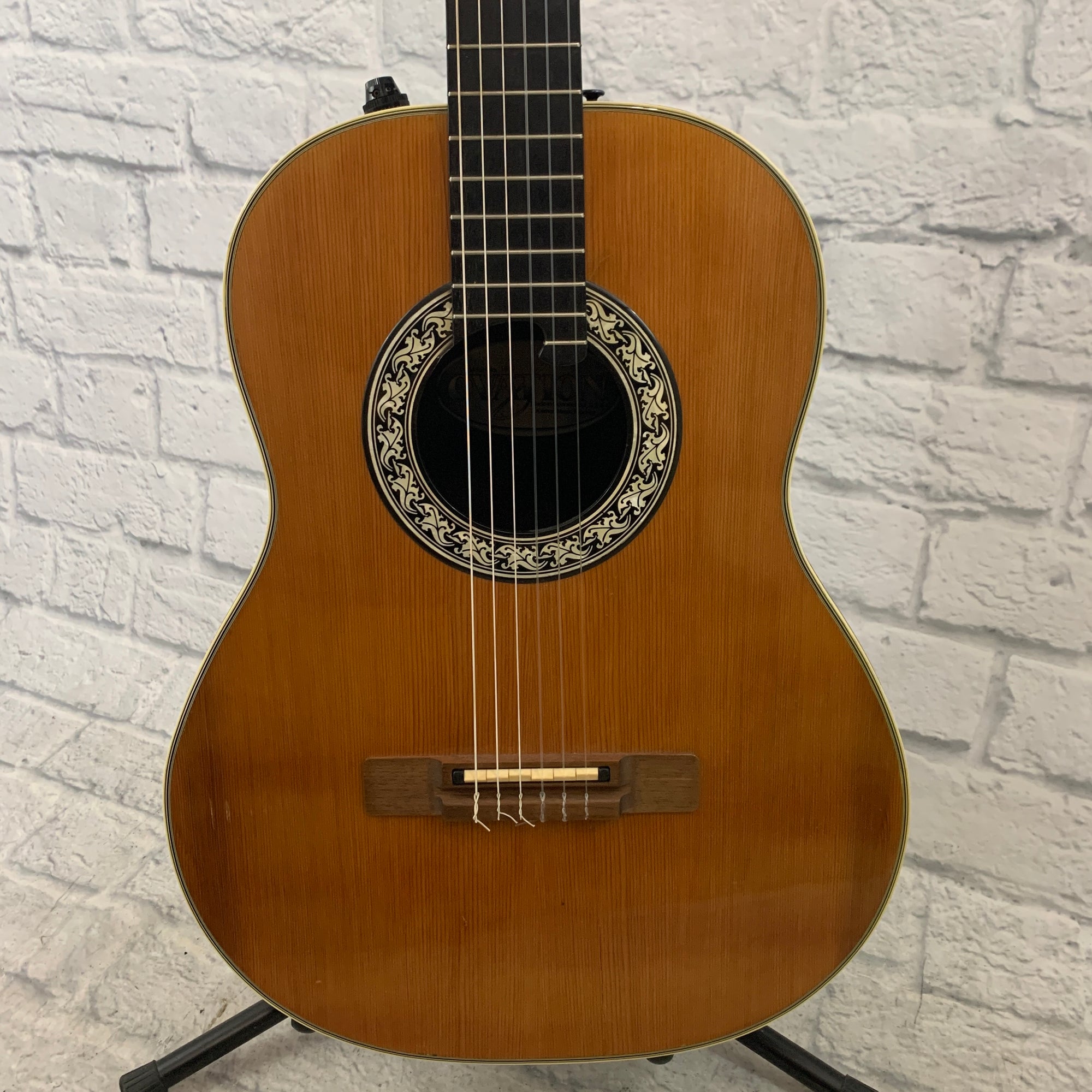 Ovation 1613 shop classical guitar