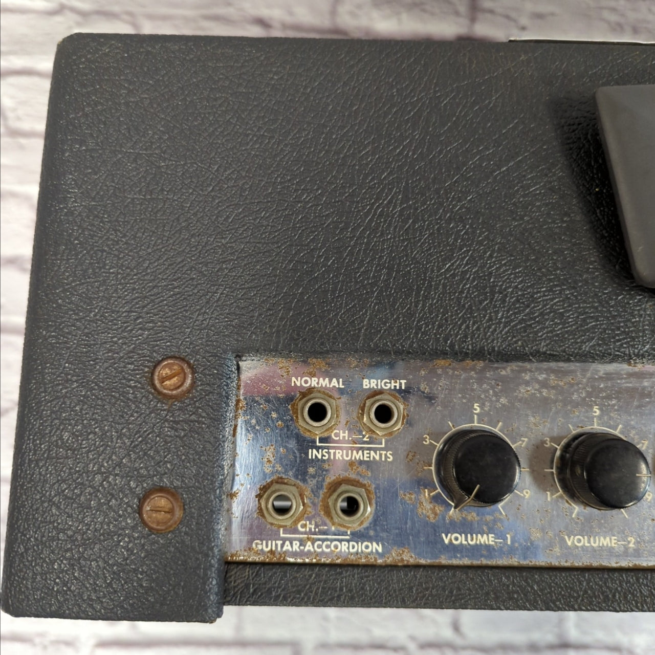 1963 Sonola/Guild Tube Guitar Combo Amp