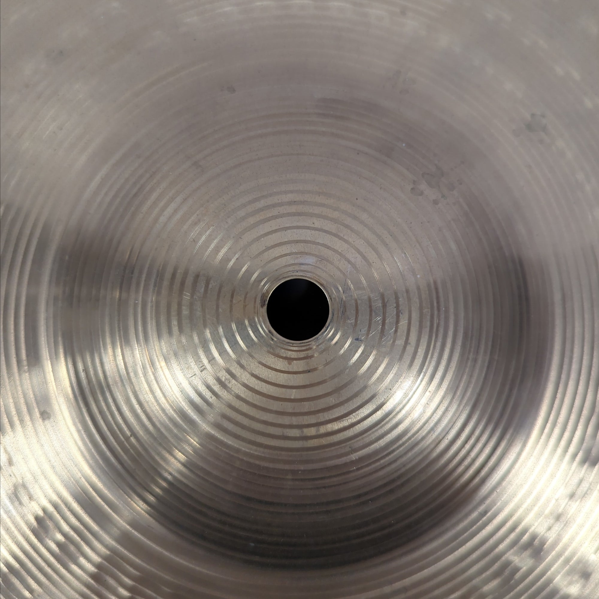 Zildjian ZHT Medium Thin Crash Cymbal 16