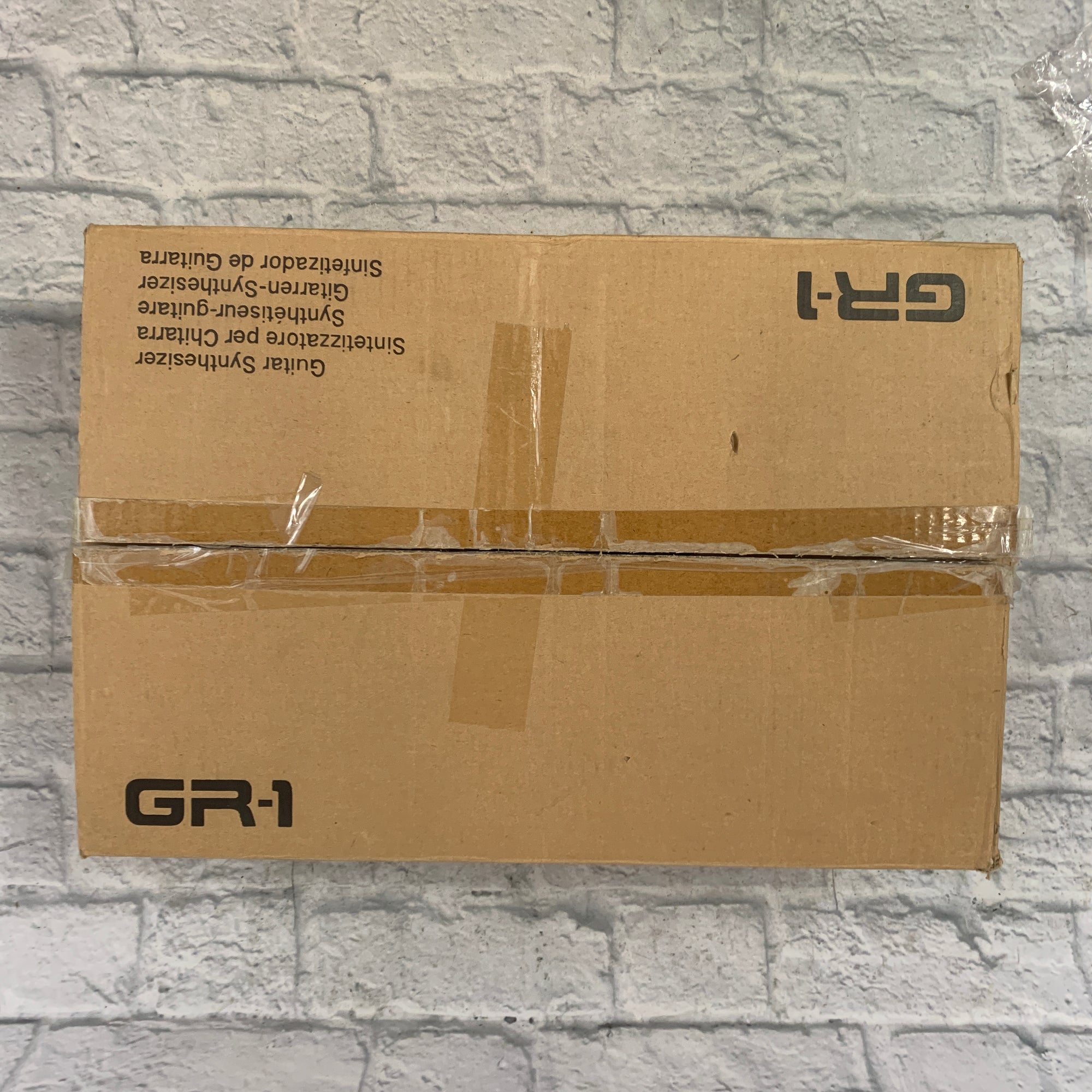 Roland GR-1 Guitar Synthesizer with VHS Instructional Video and Expansion Card - New Old Stock!