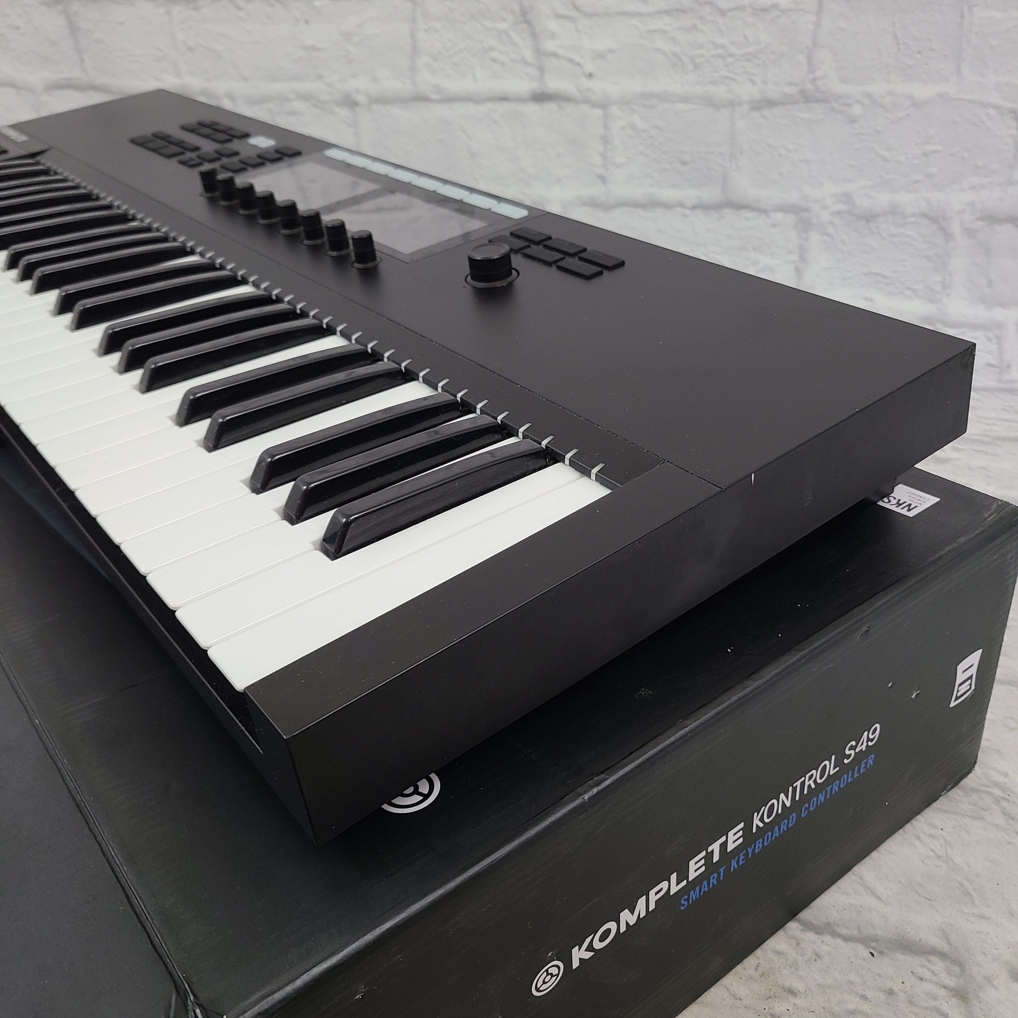 Komplete Kontrol S49 Midi Keyboard