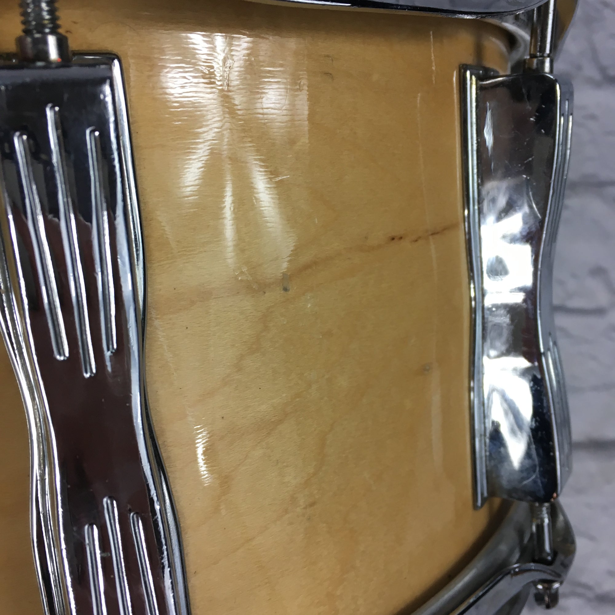 Ludwig 14 x 6.5 Classic Maple Snare Drum with P86 Throwoff