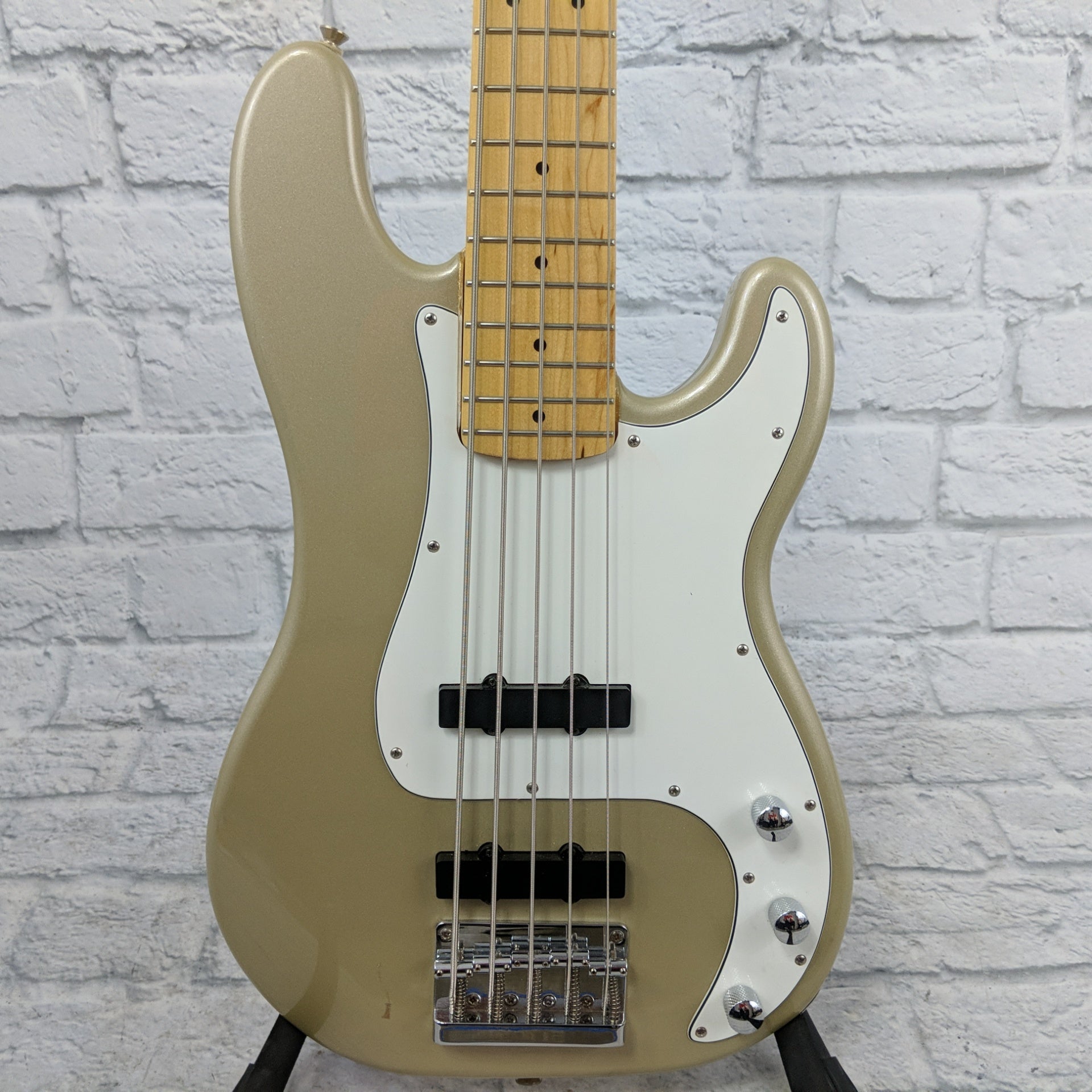 ** Squier Dimension Neck on Vintage Modified Body 5 String Bass Partscaster