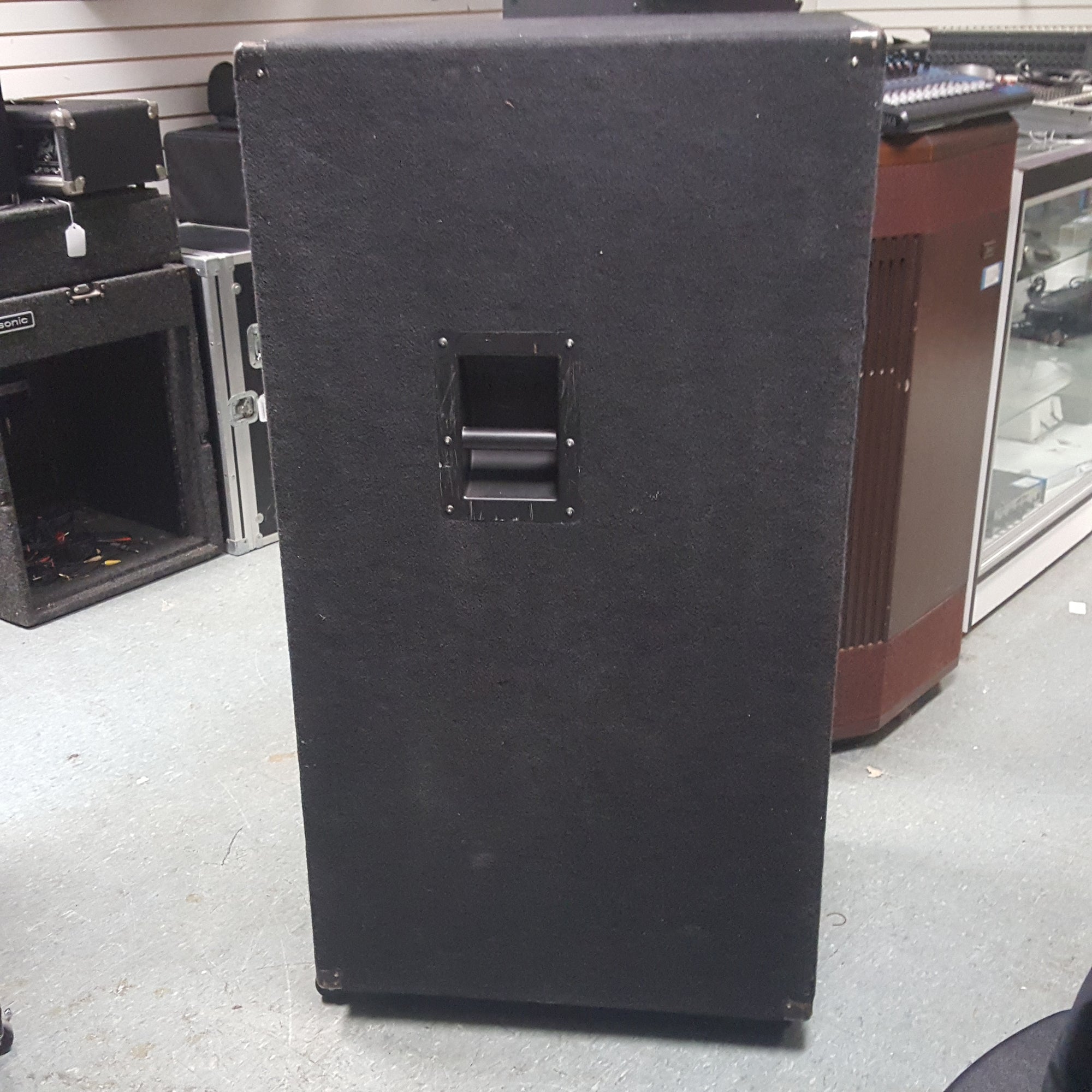 Yamaha SW218V 2x18" Subwoofer