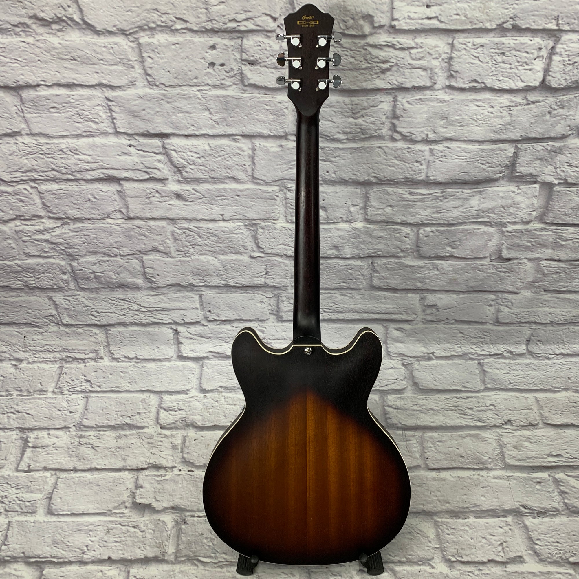 Grote Semi Hollow Satin Sunburst