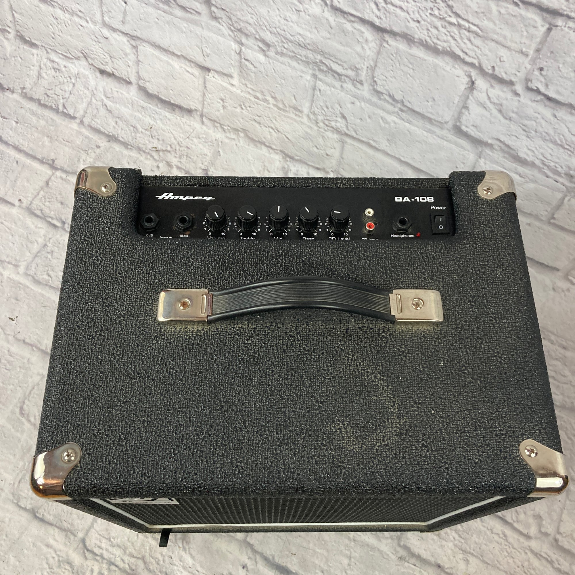 Ampeg BA-108 Bass Combo Amp