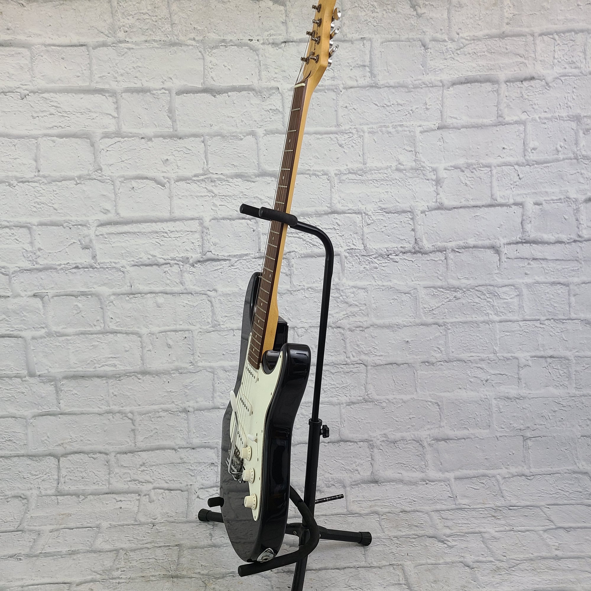 Dean Playmate 3/4 Size Strat Style Guitar Electric Guitar