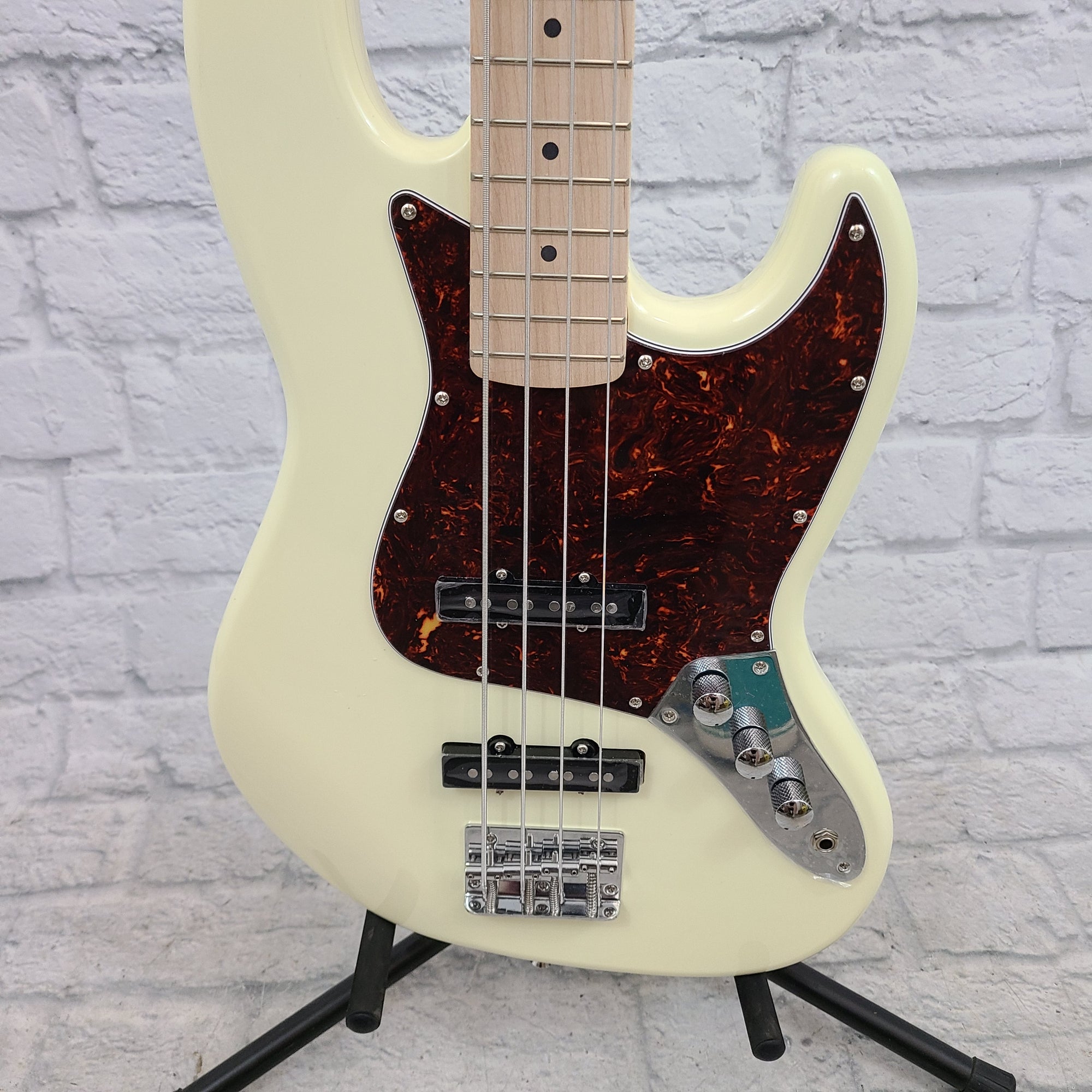 Nashville Guitar Works 225 Electric J Bass - Ivory