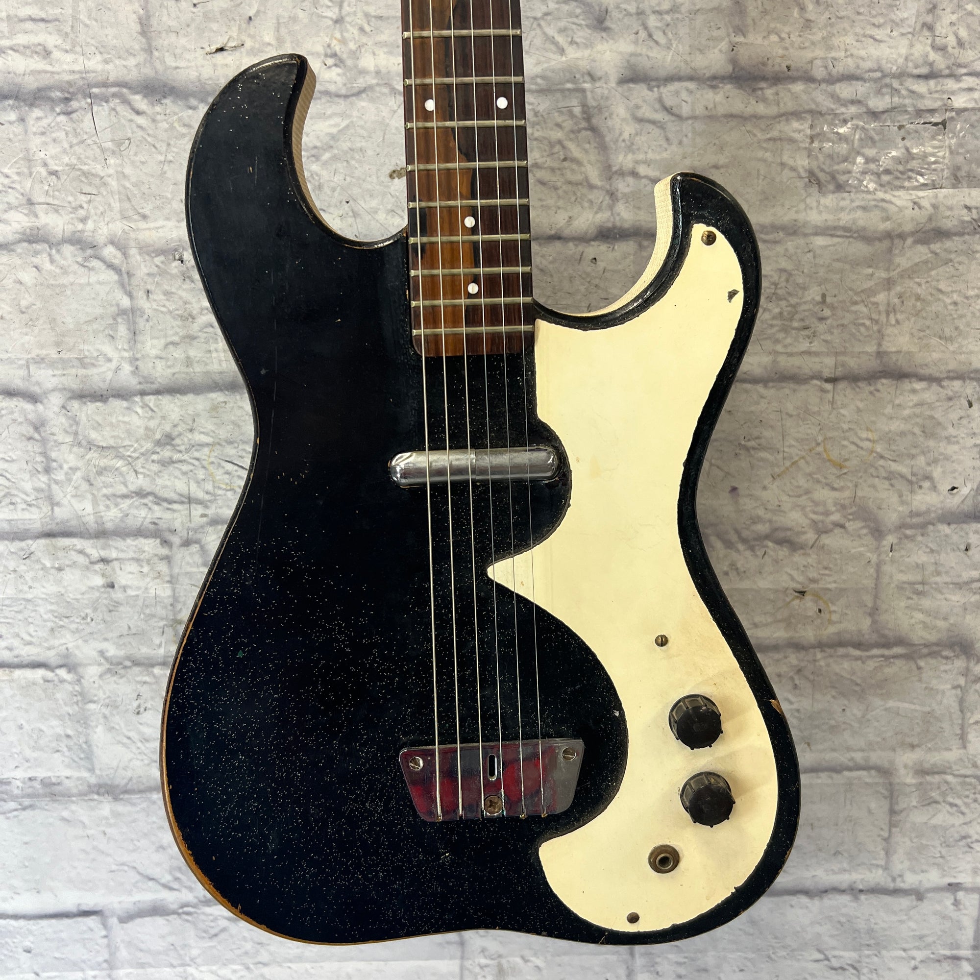 Silvertone Vintage 1448 Solid Body Electric Guitar
