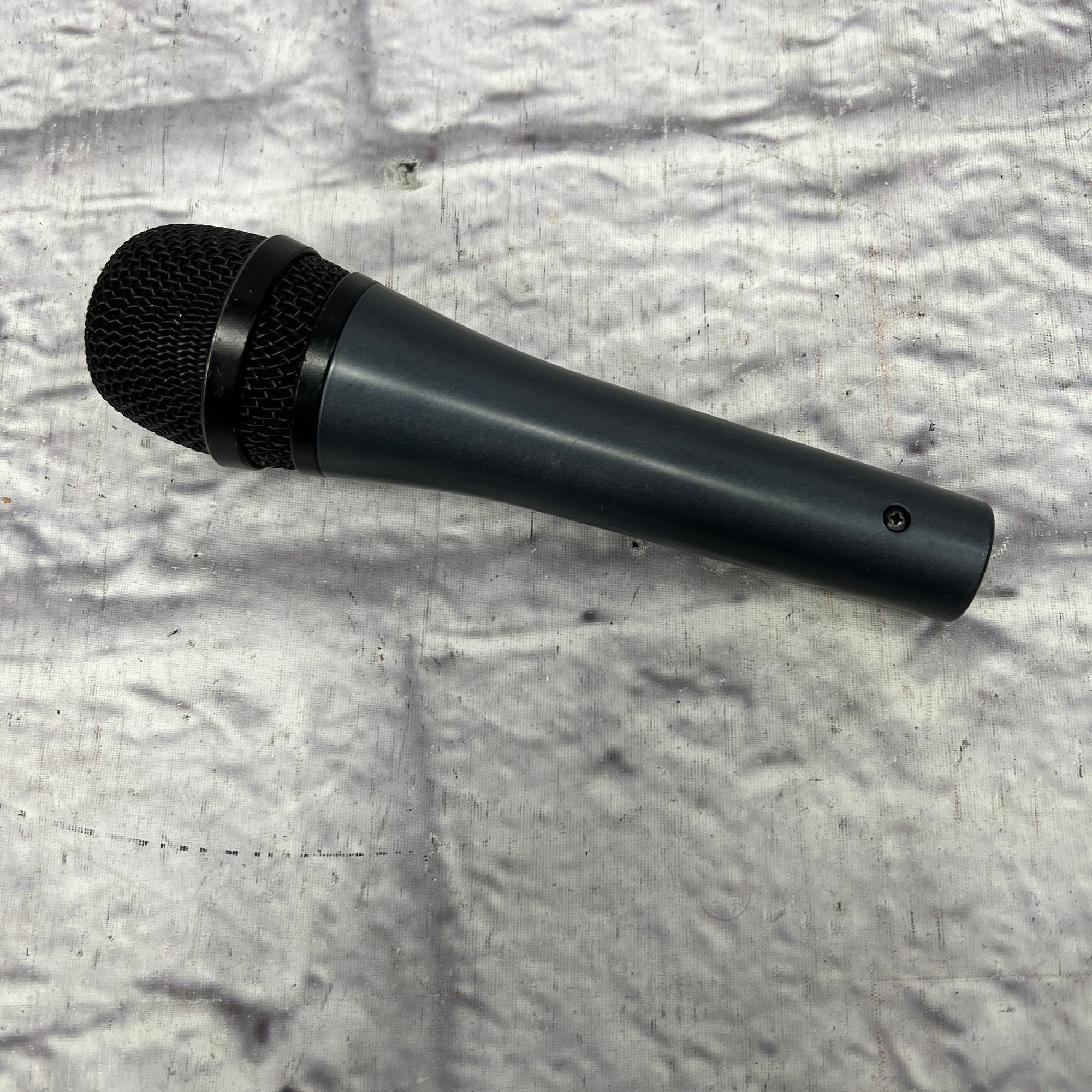 Sennheiser e835