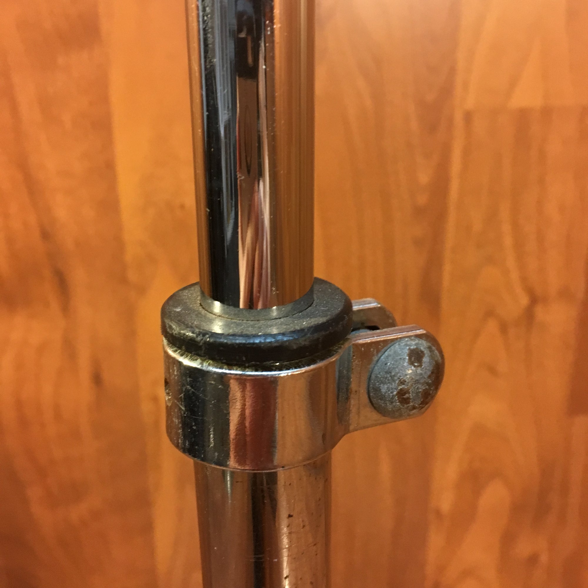 Unknown Single Straight Stand