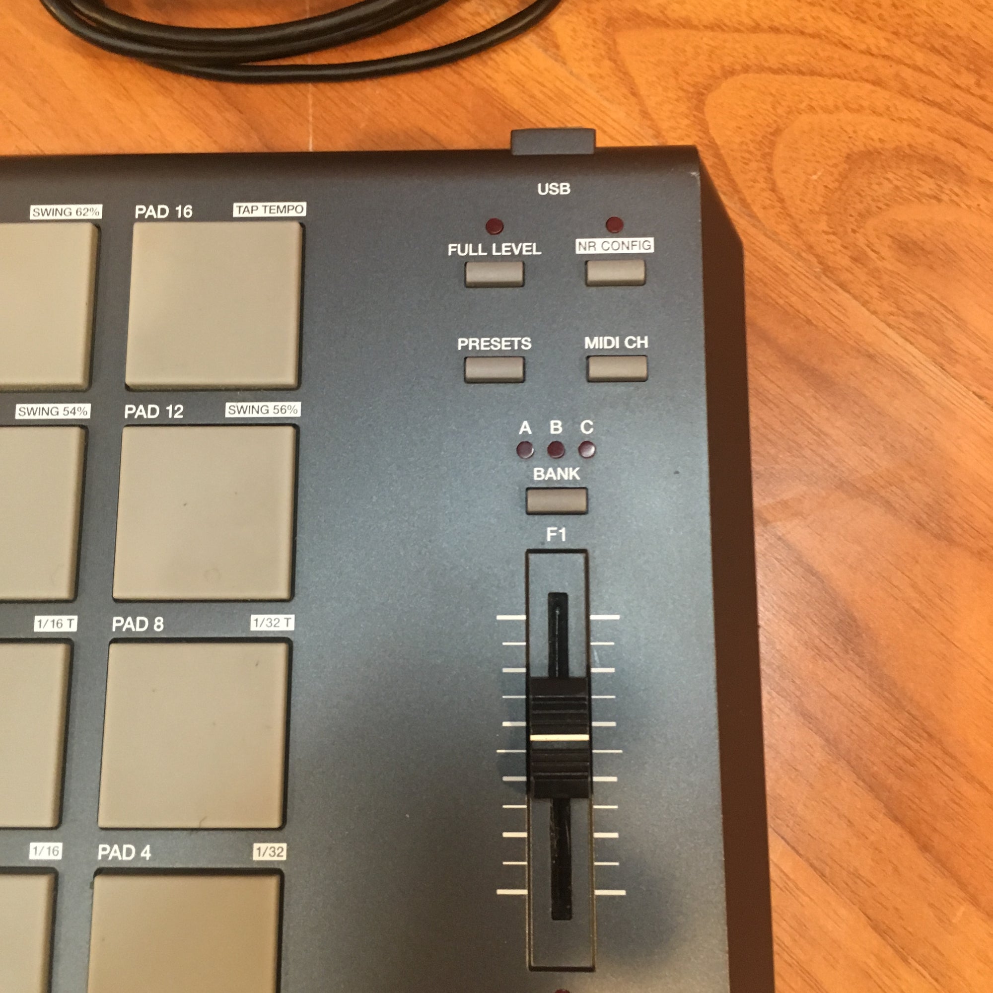 Akai Professional MPD18 Compact Pad Controller