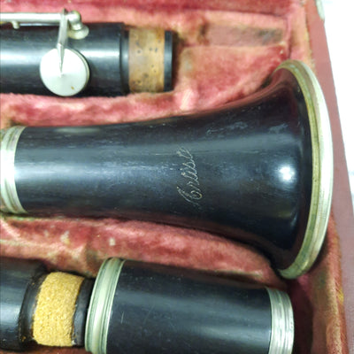 Vintage Artiste clarinet with case and mouthpiece