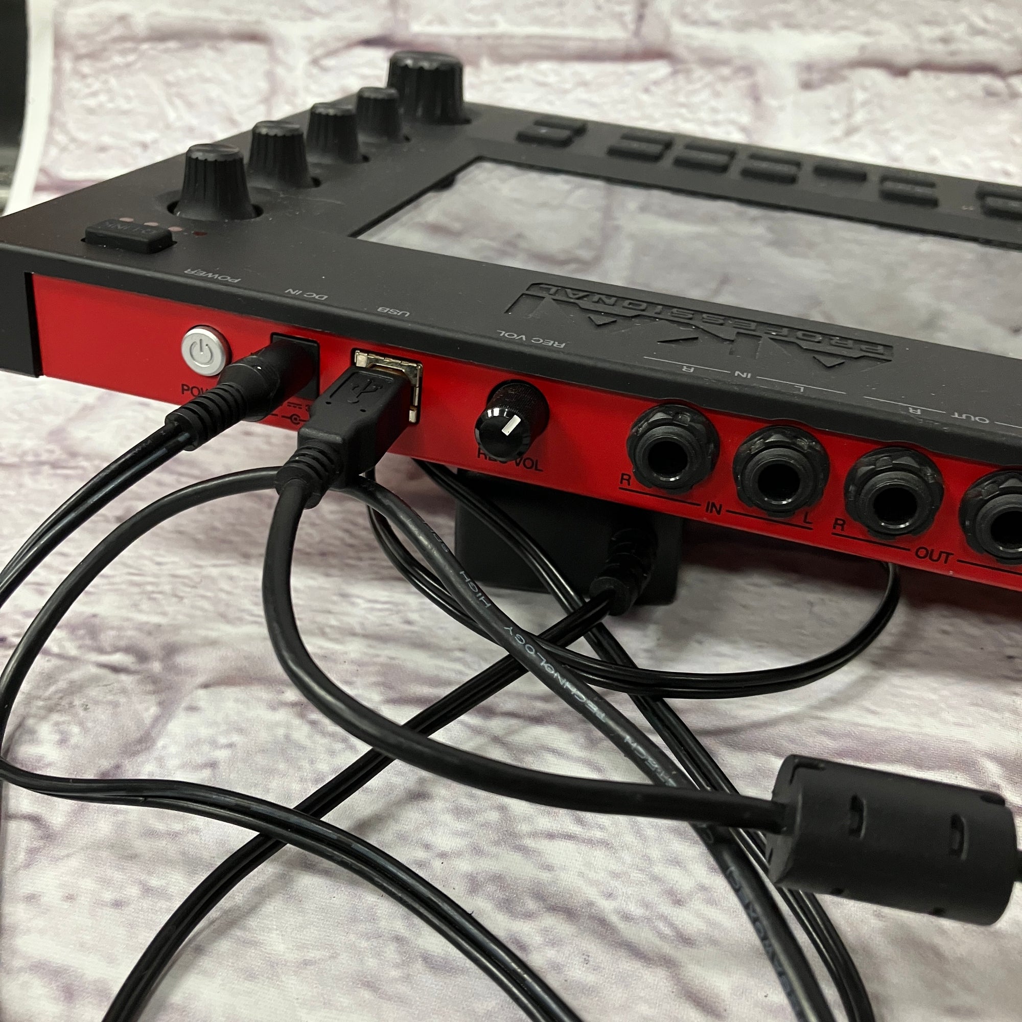 Akai MPC Touch Drum Machine Controller - Evolution Music