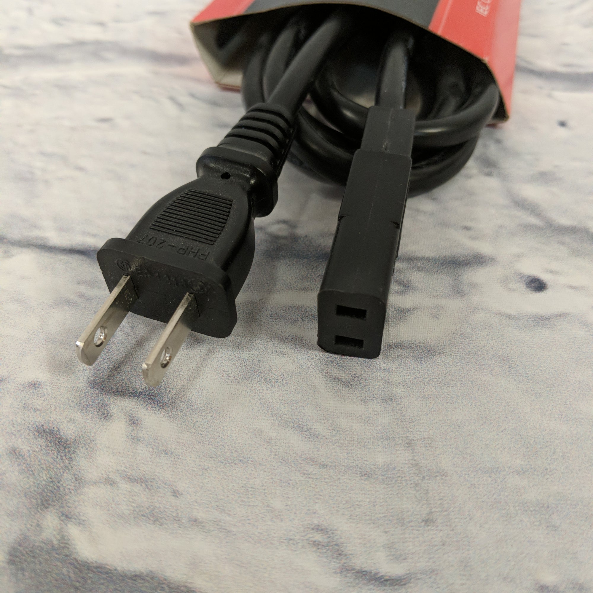 Hosa PWC-178 Power cord IEC C9 to NEMA 1-15P