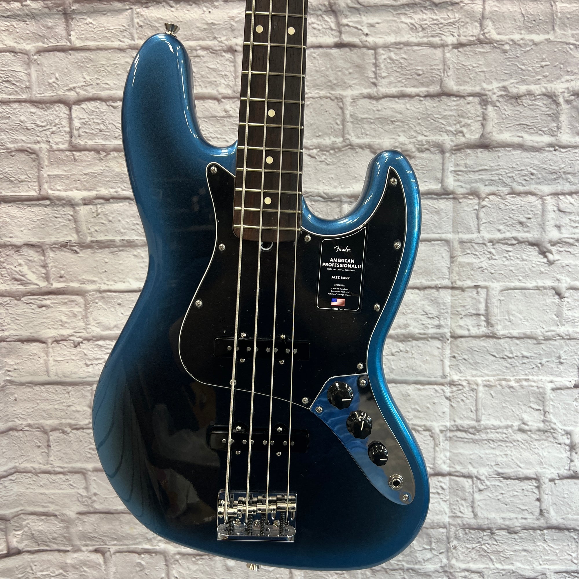 Fender 2021 American Professional Jazz II Bass with Case Dark Night