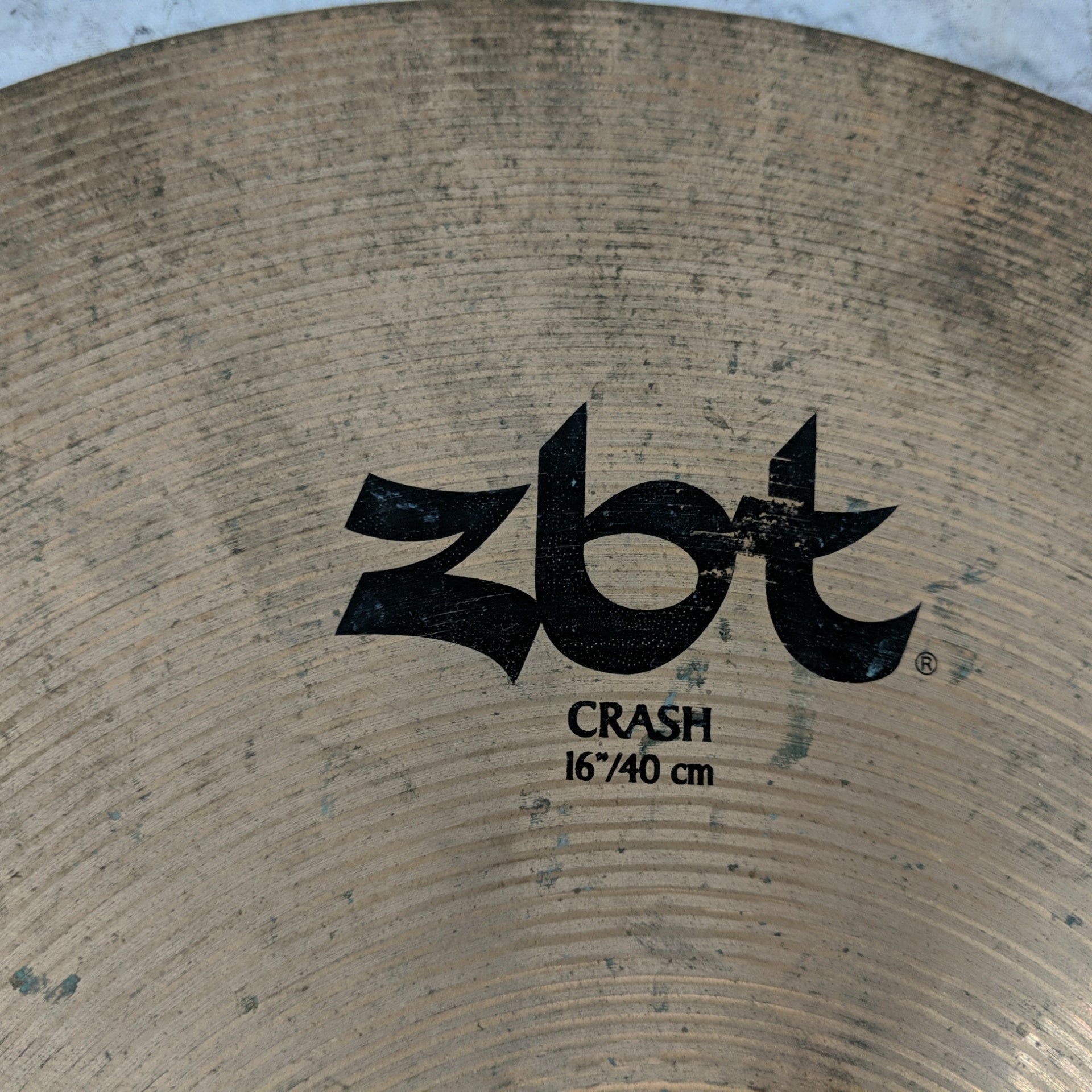 Zildjian ZBT 16" Crash Cymbal (Cracked)