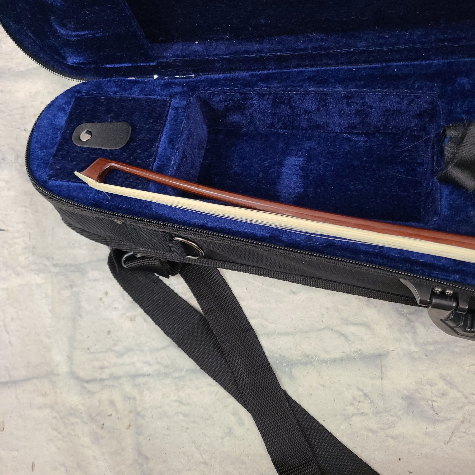 Maestro by Amati 1/10 Scale Violin w/ Bow & Case