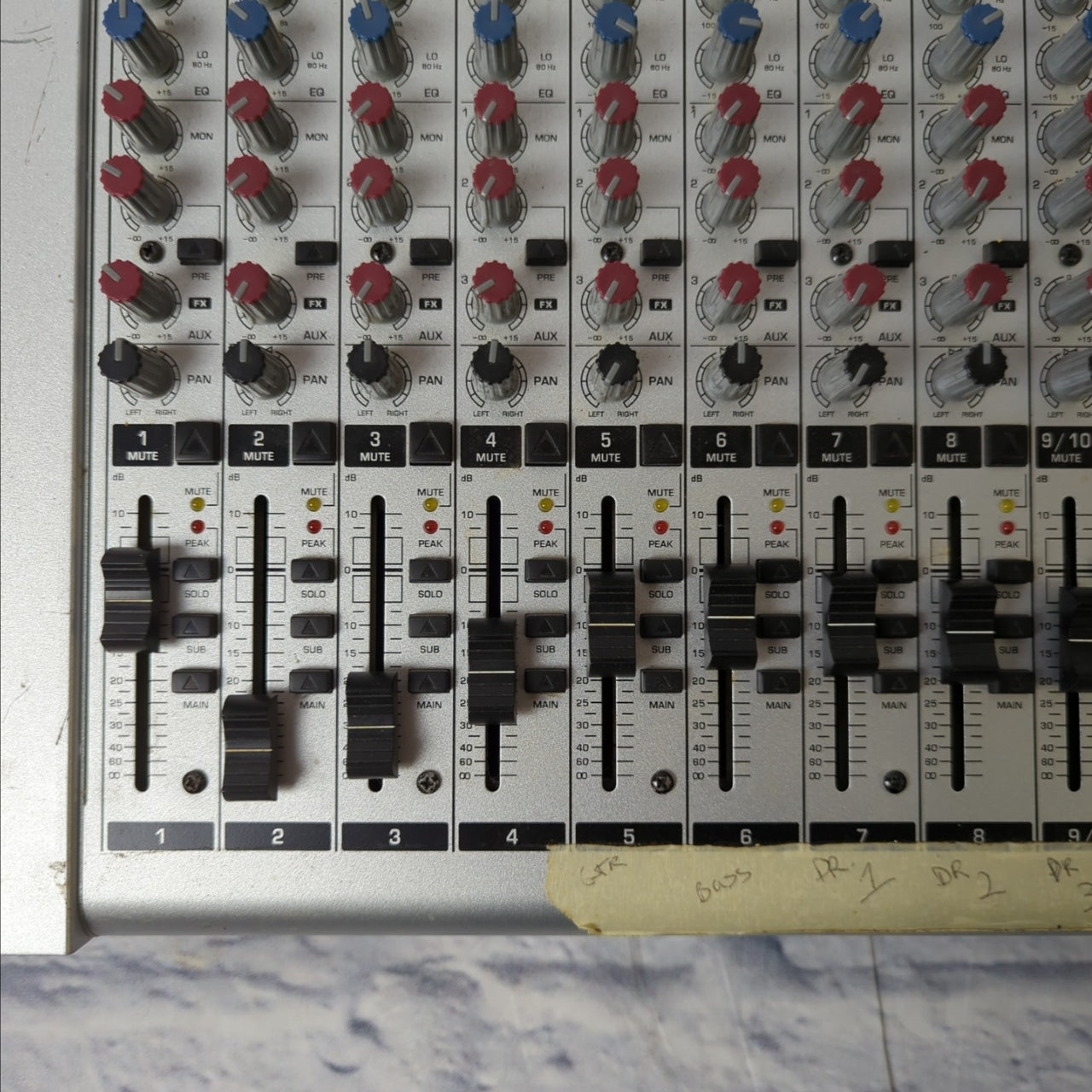 BEHRINGER UB2222FX-PRO ミキサー　通電確認済　送料無料 Behringer UB2222FX Pro | zZounds