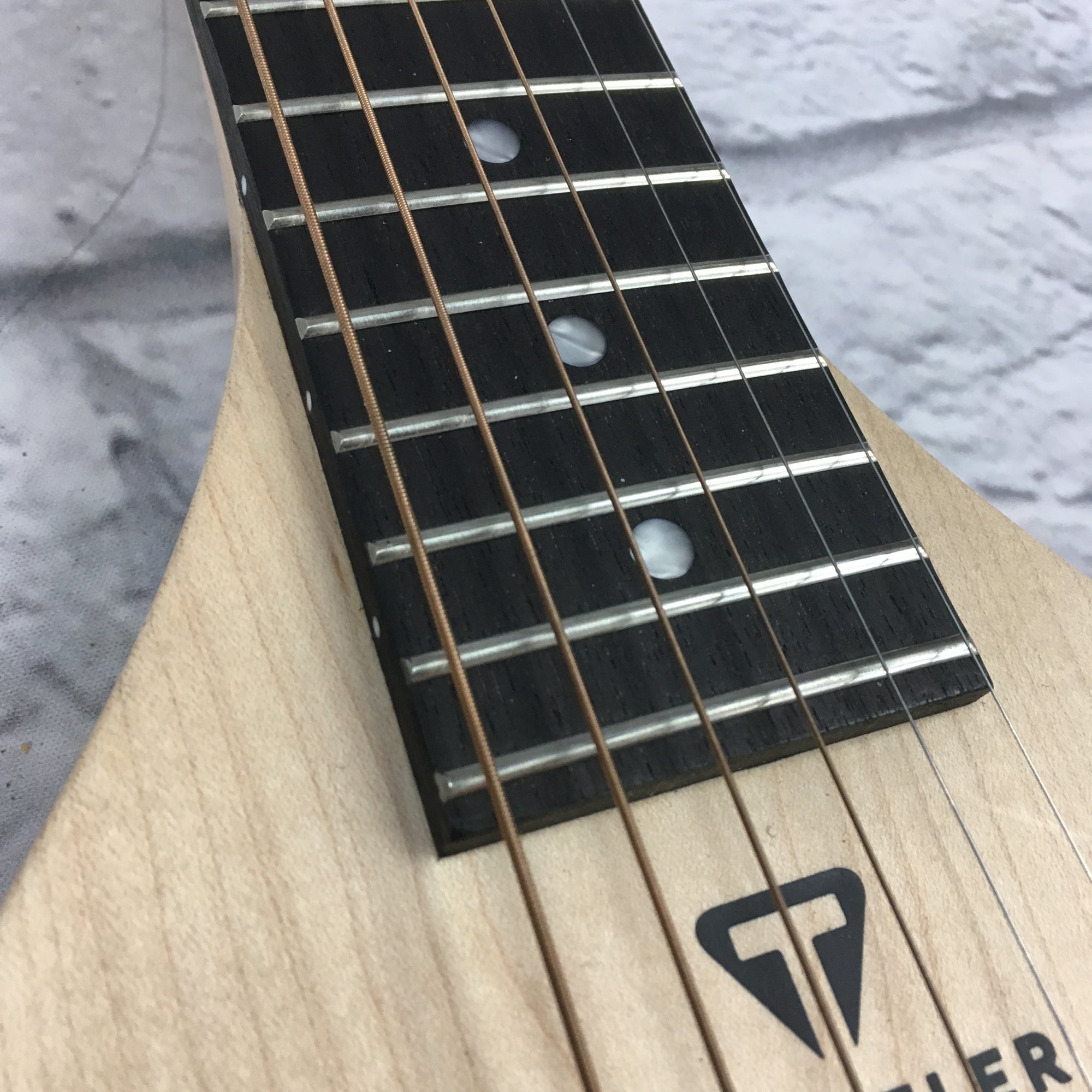 Traveler Ultra-light Natural Acoustic Electric Guitar