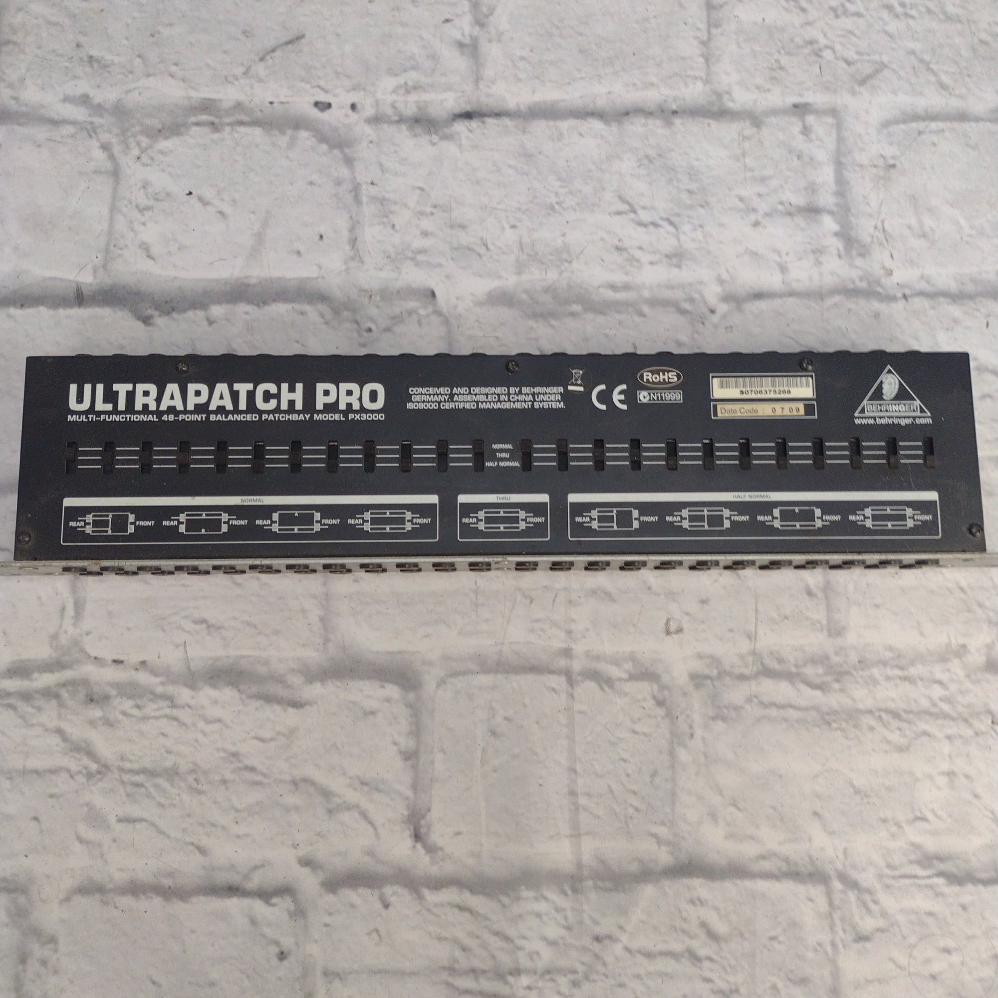 Behringer PX3000 Rack Patch Bay