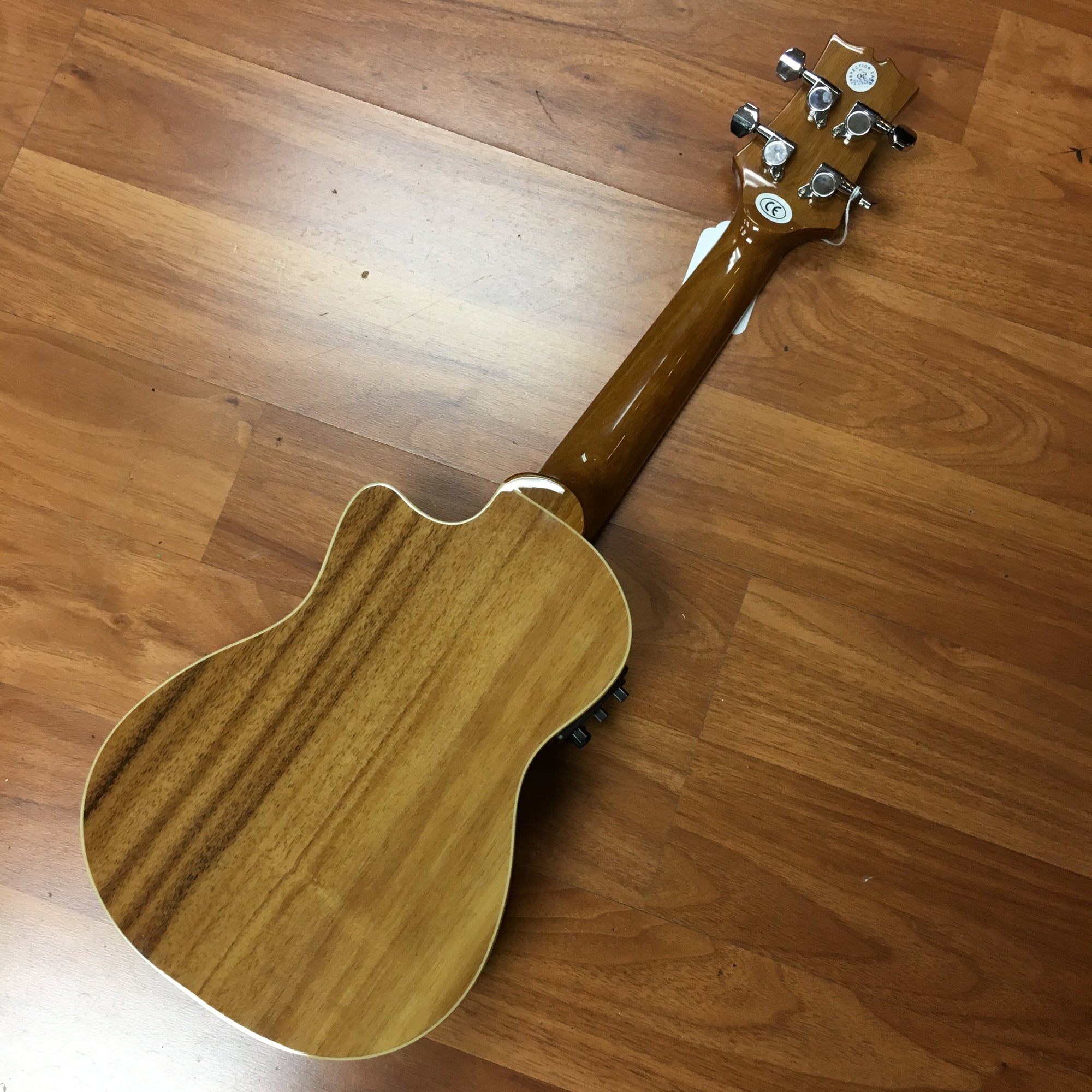 Mitchell MU-100CE Ukulele