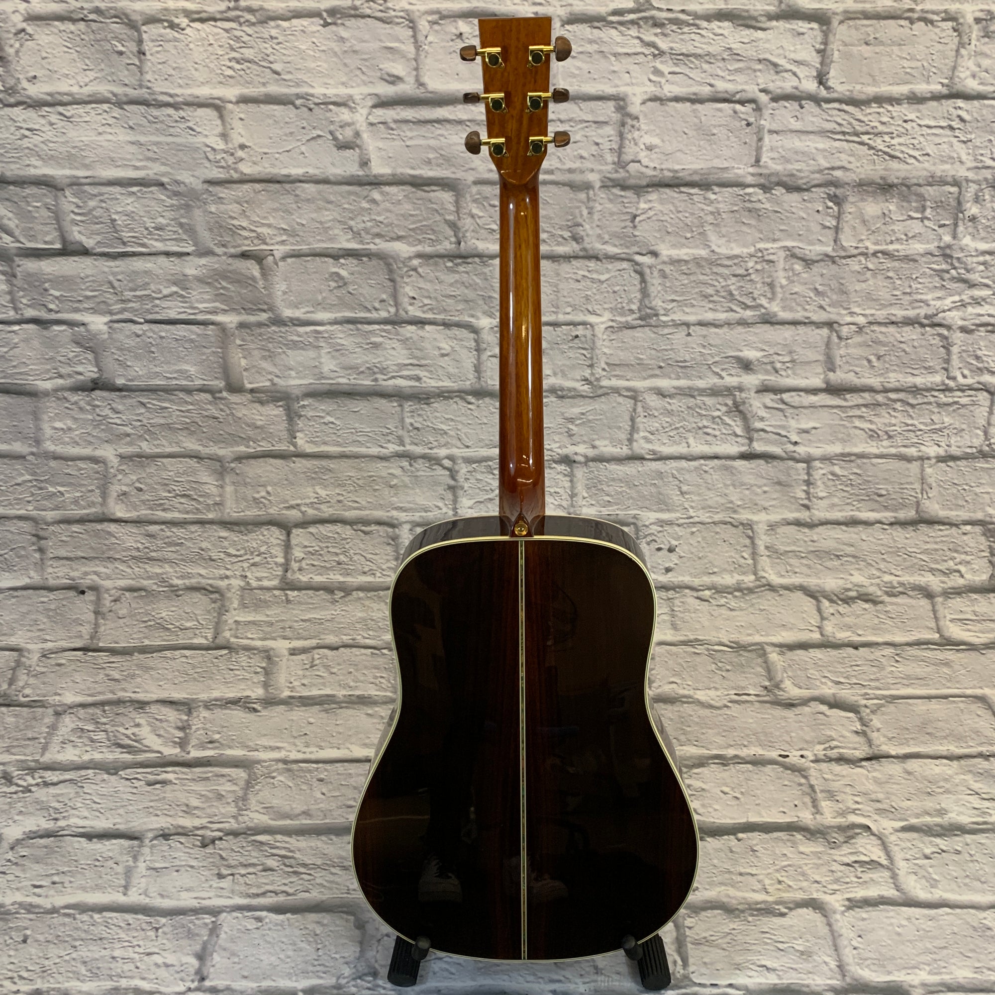 Ventura V4NAT Solid Top Dreadnought Acoustic Guitar
