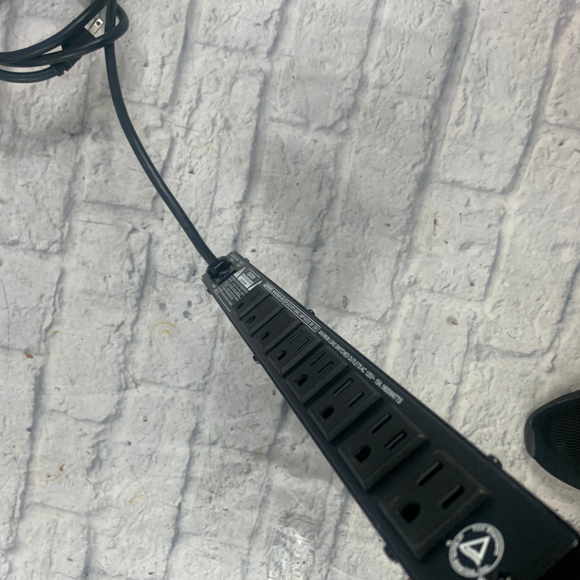 Furman M8L Power Conditioner