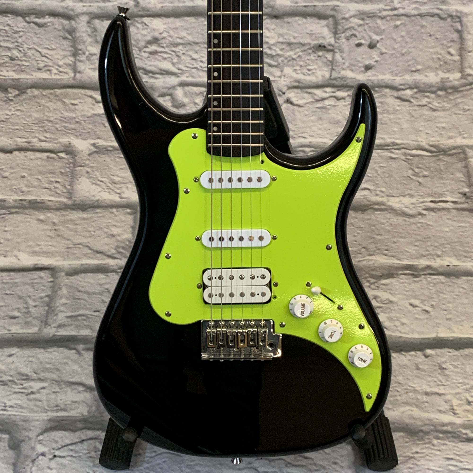 Partscaster HSS Electric Guitar Black w/ Neon Green Pickguard