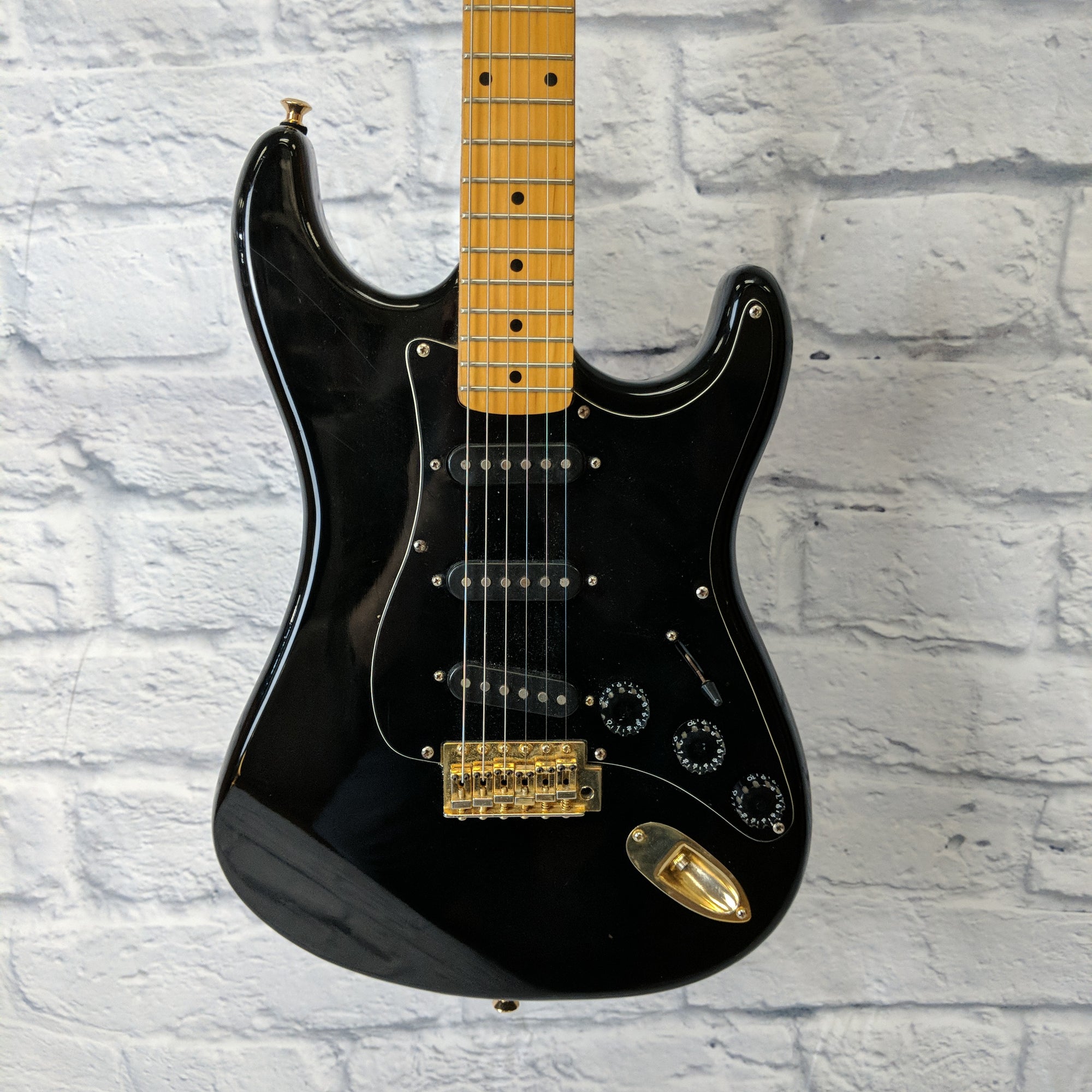 Harmony 80's Strat Style Electric Guitar