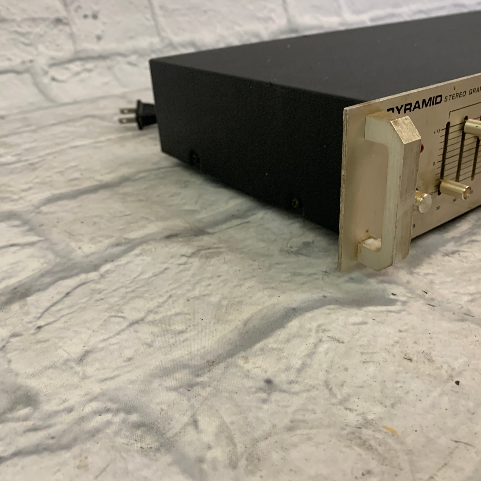 Pyramid Stereo Pyramid Stereo Graphic Equalizer - Evolution Music
