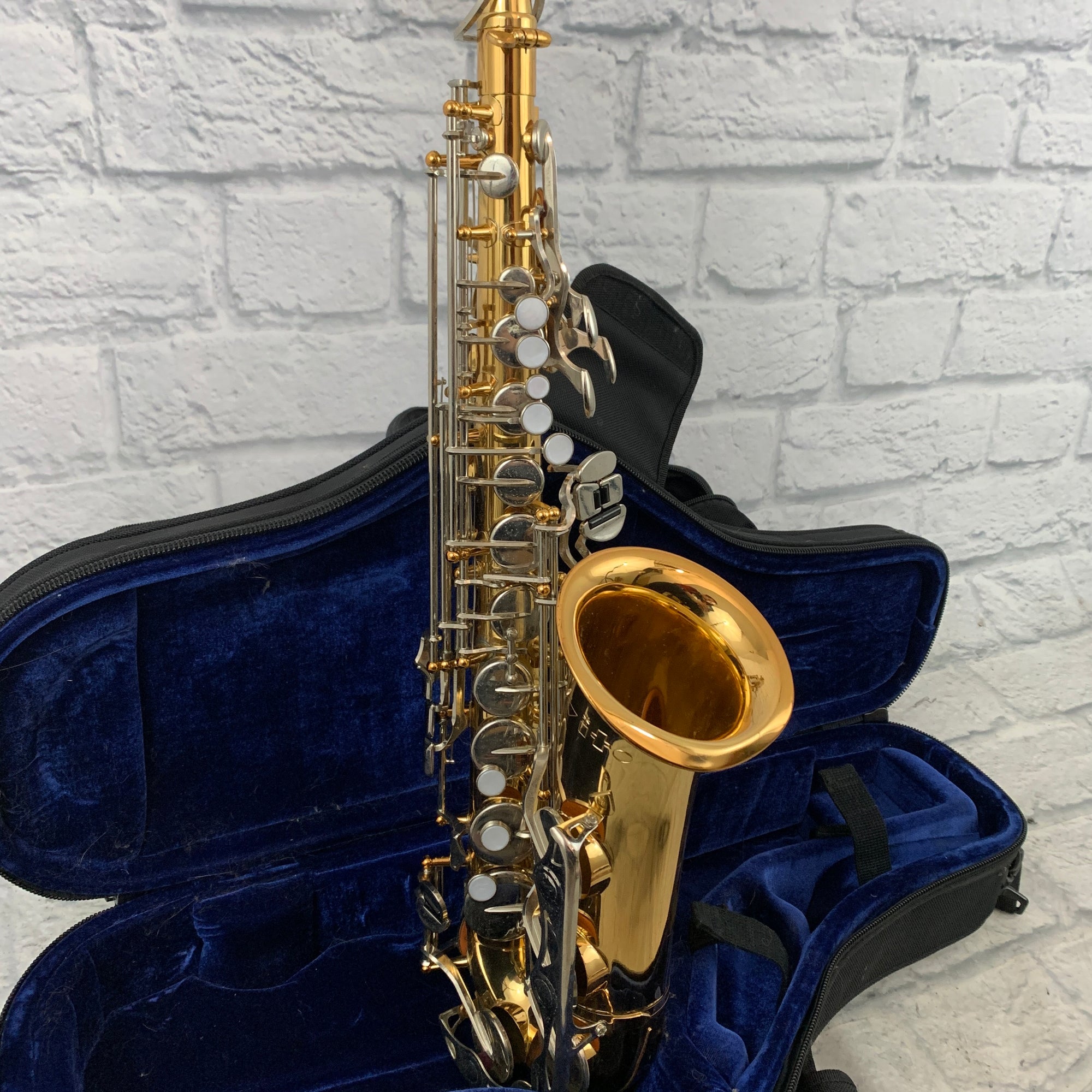 MIJ Vito Alto Saxophone w/ Pro-Tec Case