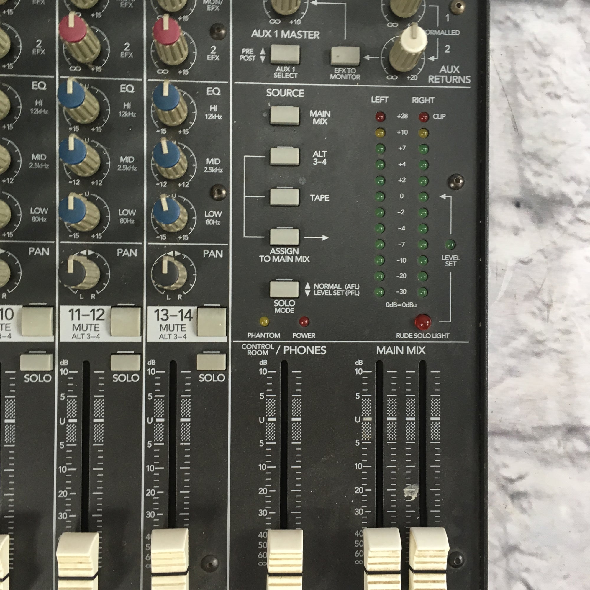 Mackie 1402VLX Passive Mixer
